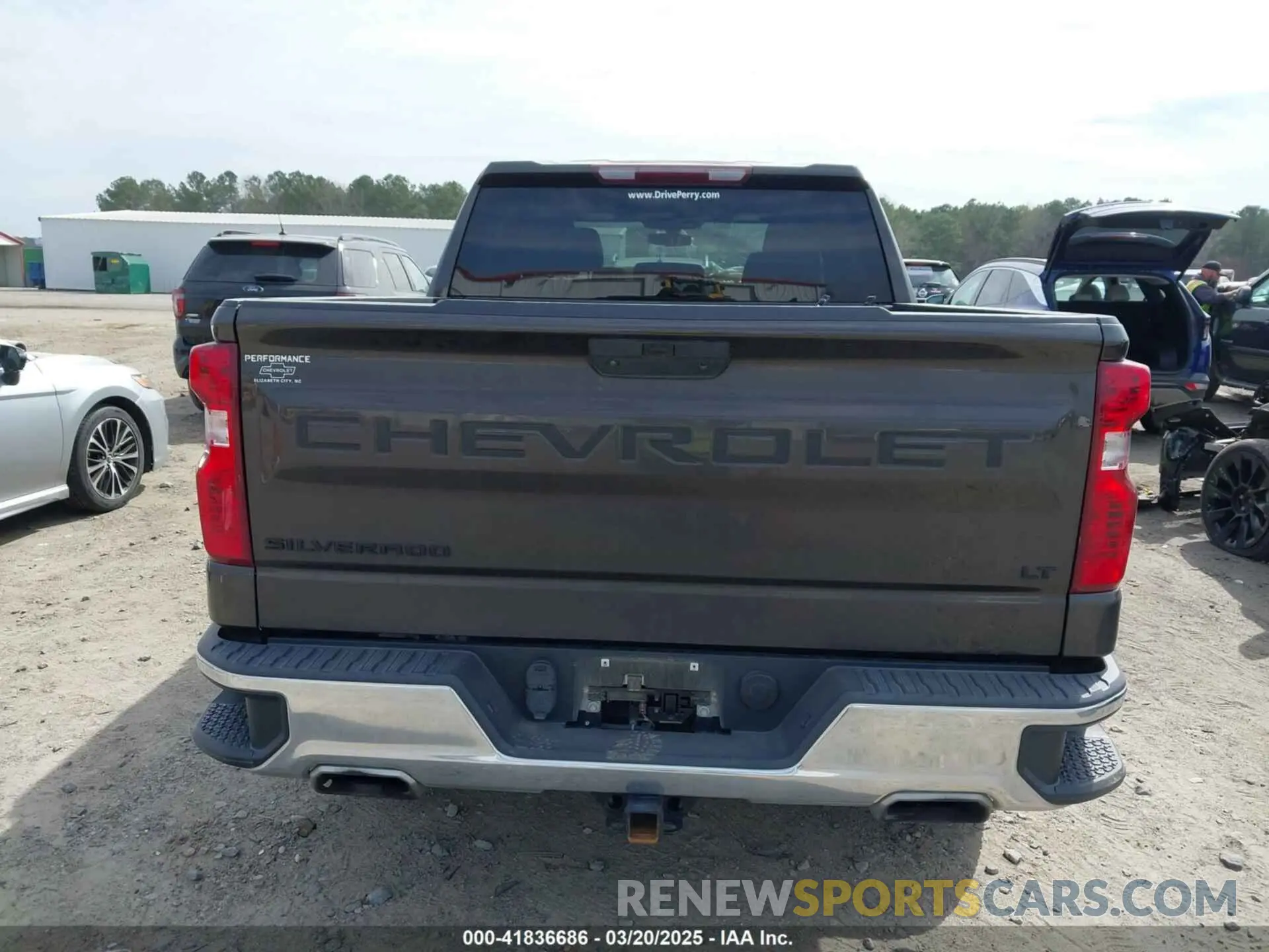 17 Photograph of a damaged car 3GCUYDED7MG426301 CHEVROLET SILVERADO 1500 2021