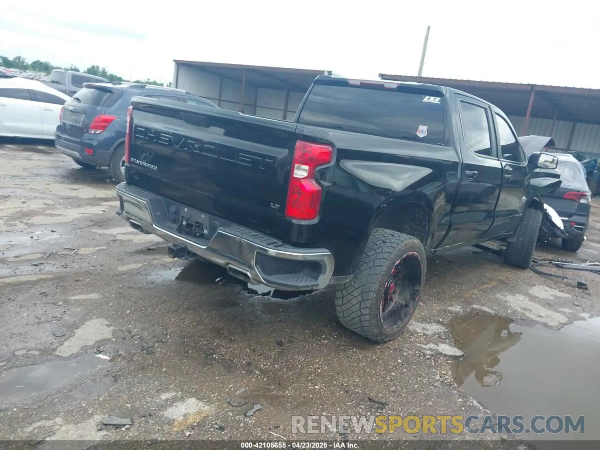 4 Photograph of a damaged car 3GCUYDED8MG441020 CHEVROLET SILVERADO 1500 2021