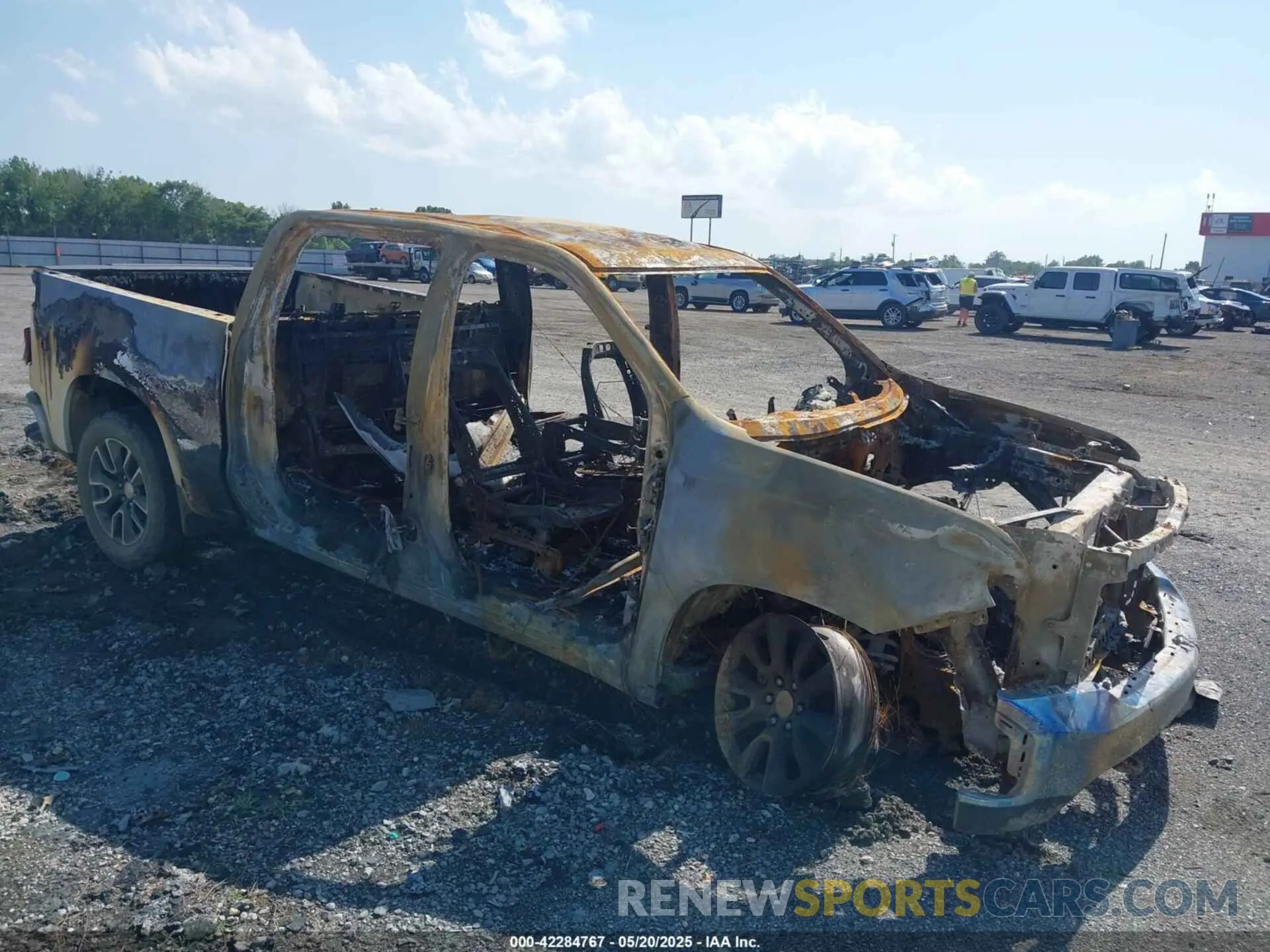 1 Photograph of a damaged car 3GCUYDED9MG172722 CHEVROLET SILVERADO 1500 2021
