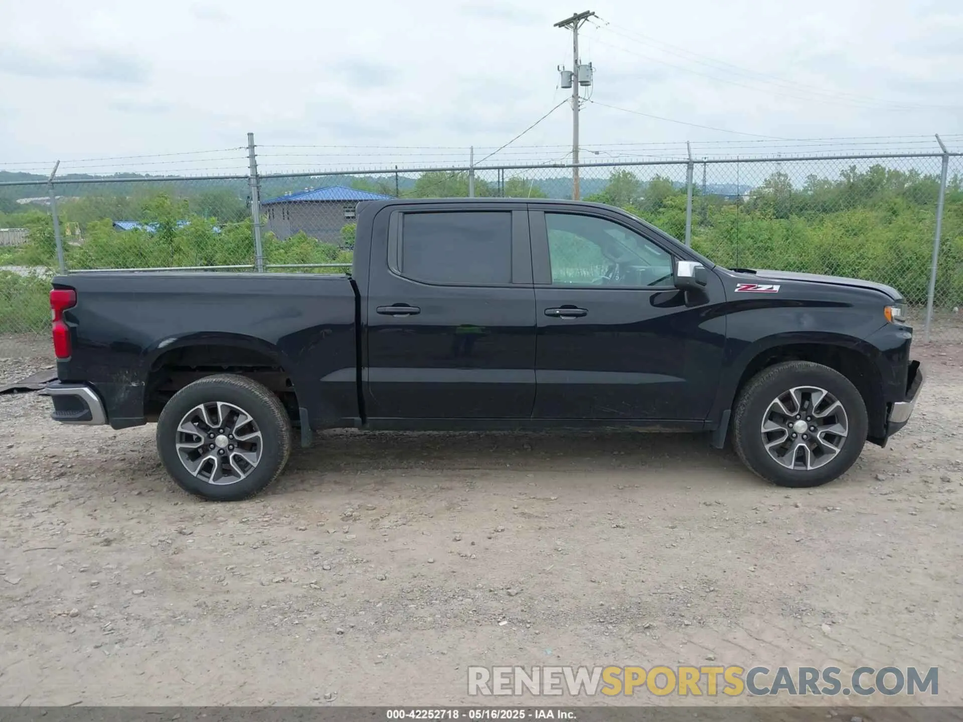14 Photograph of a damaged car 3GCUYDED9MG274389 CHEVROLET SILVERADO 1500 2021