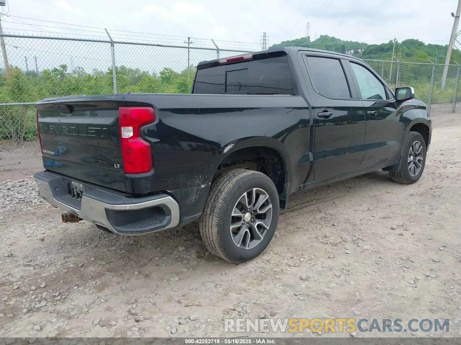 4 Photograph of a damaged car 3GCUYDED9MG274389 CHEVROLET SILVERADO 1500 2021