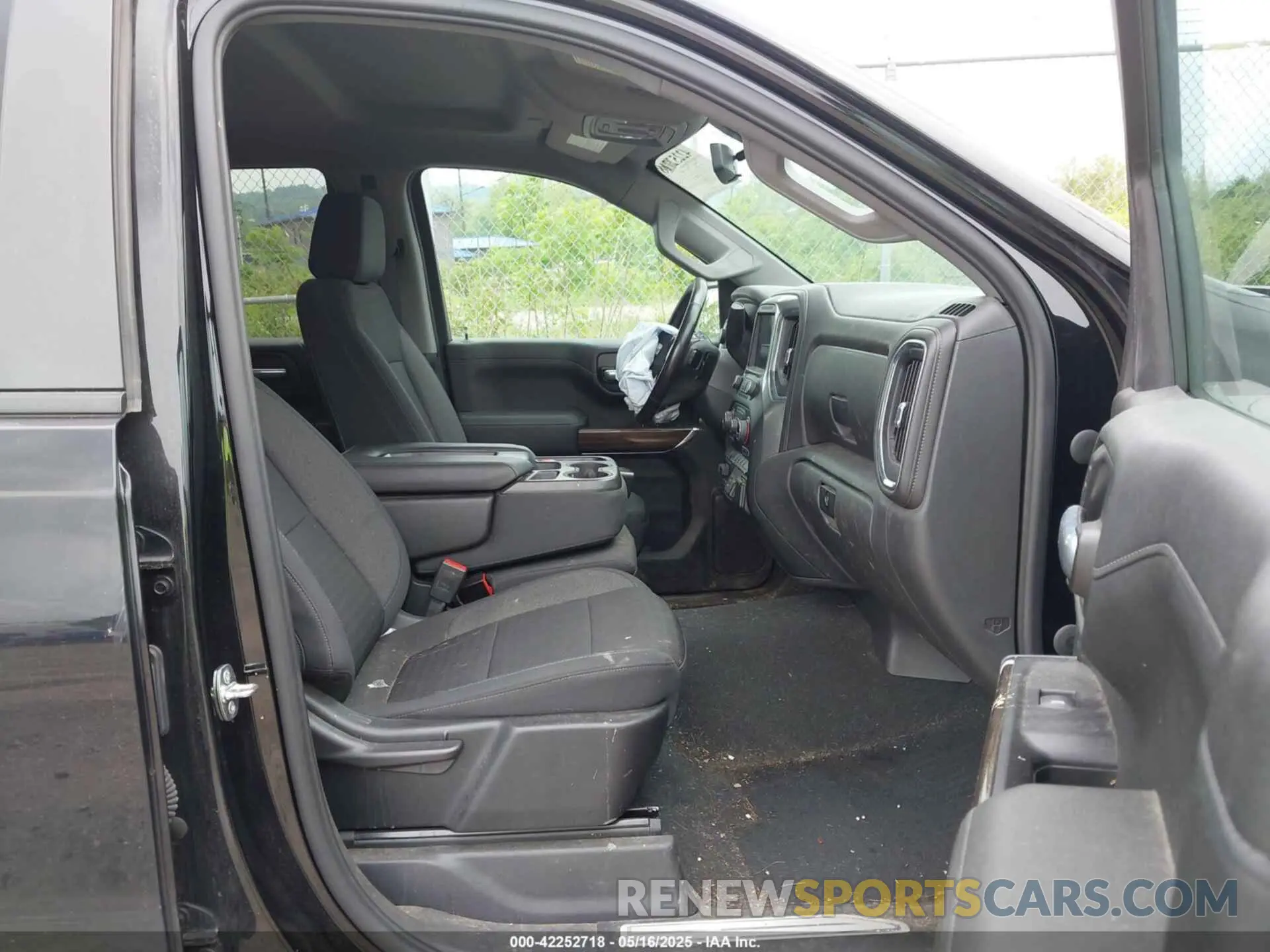 5 Photograph of a damaged car 3GCUYDED9MG274389 CHEVROLET SILVERADO 1500 2021