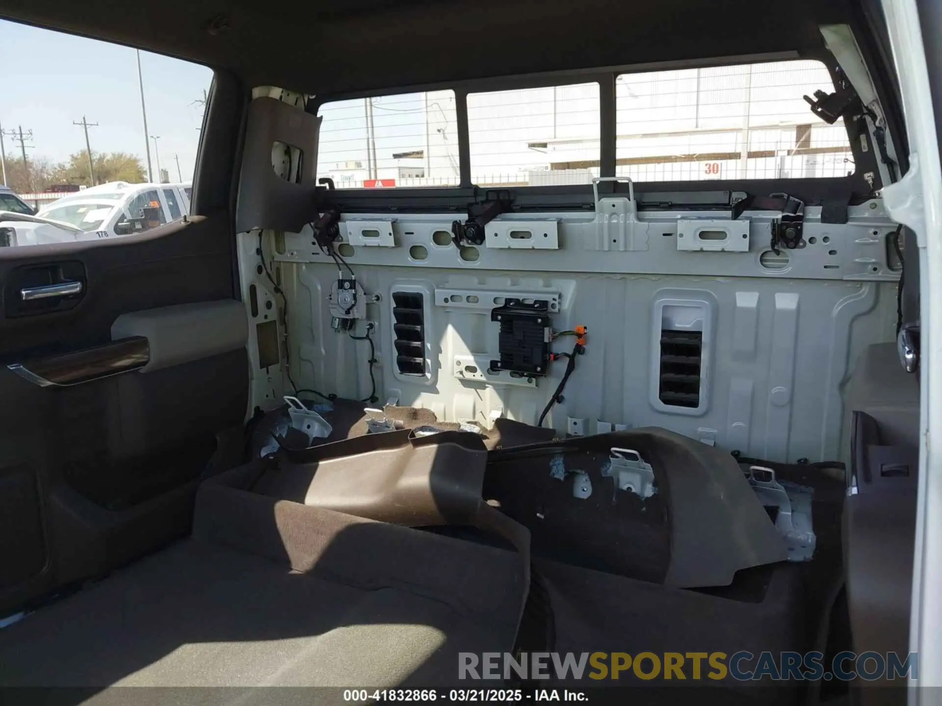 6 Photograph of a damaged car 3GCUYDED9MG439695 CHEVROLET SILVERADO 1500 2021