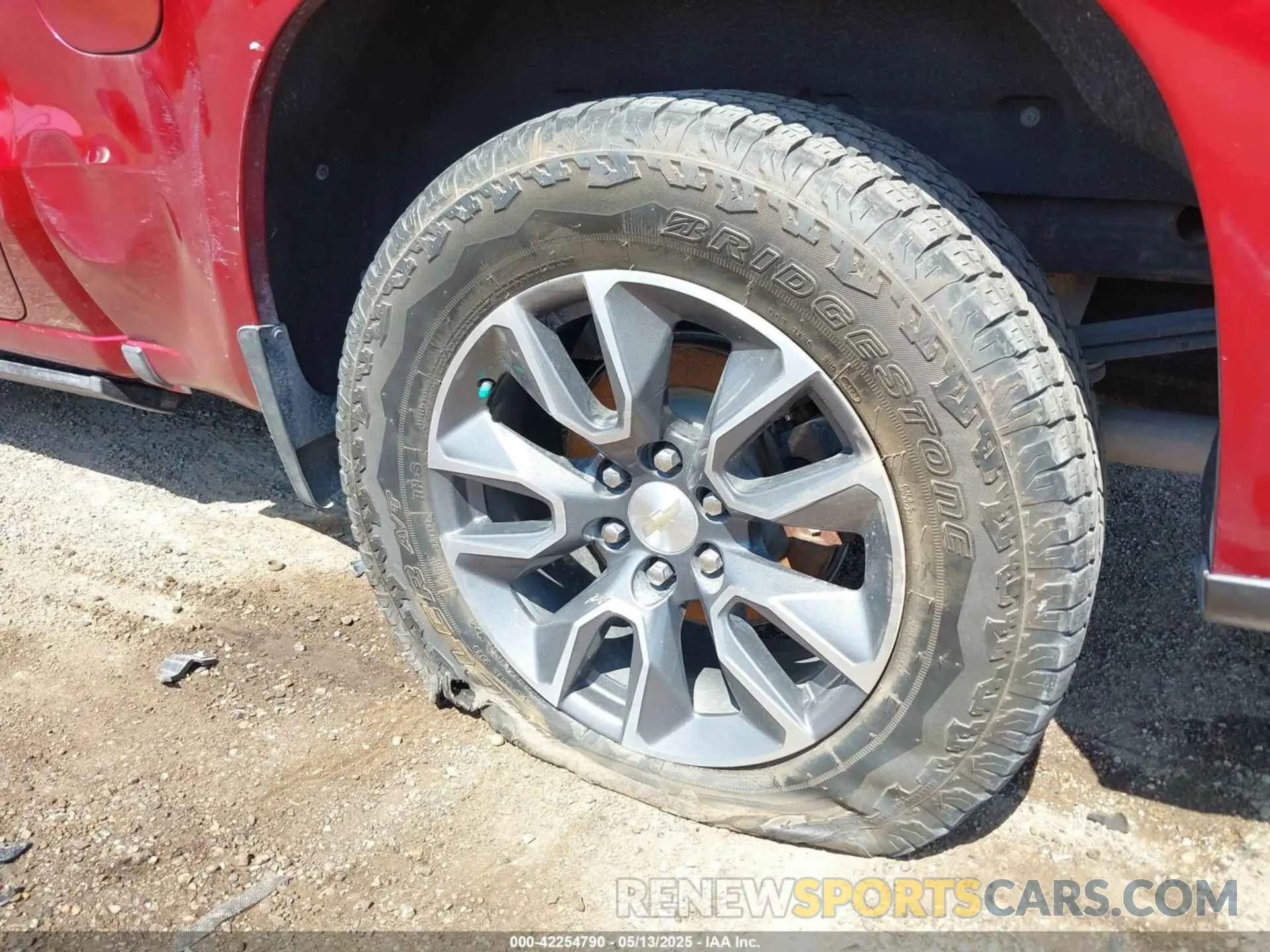 17 Photograph of a damaged car 3GCUYDEDXMG319582 CHEVROLET SILVERADO 1500 2021