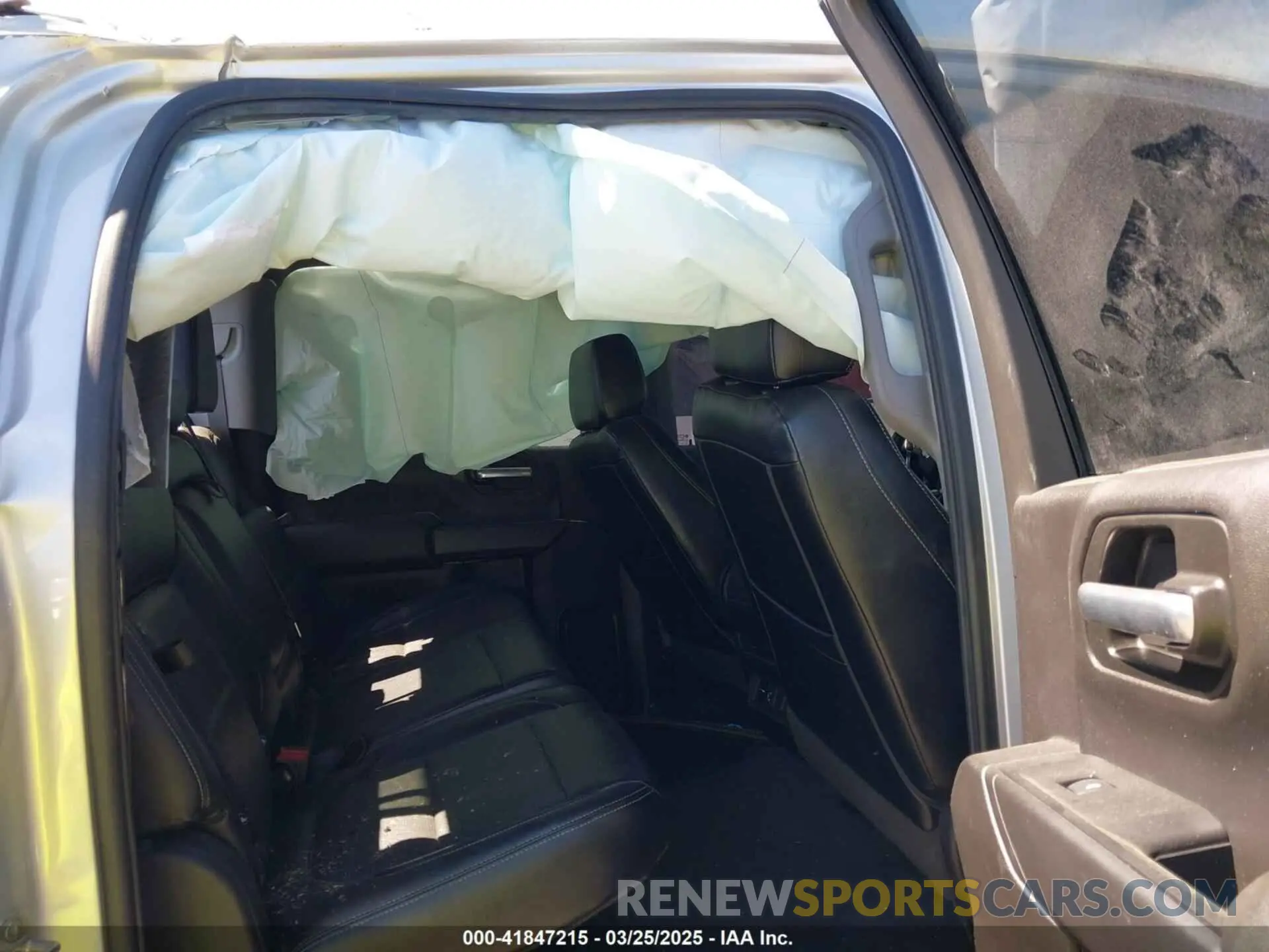 8 Photograph of a damaged car 3GCUYDET0MG321252 CHEVROLET SILVERADO 1500 2021