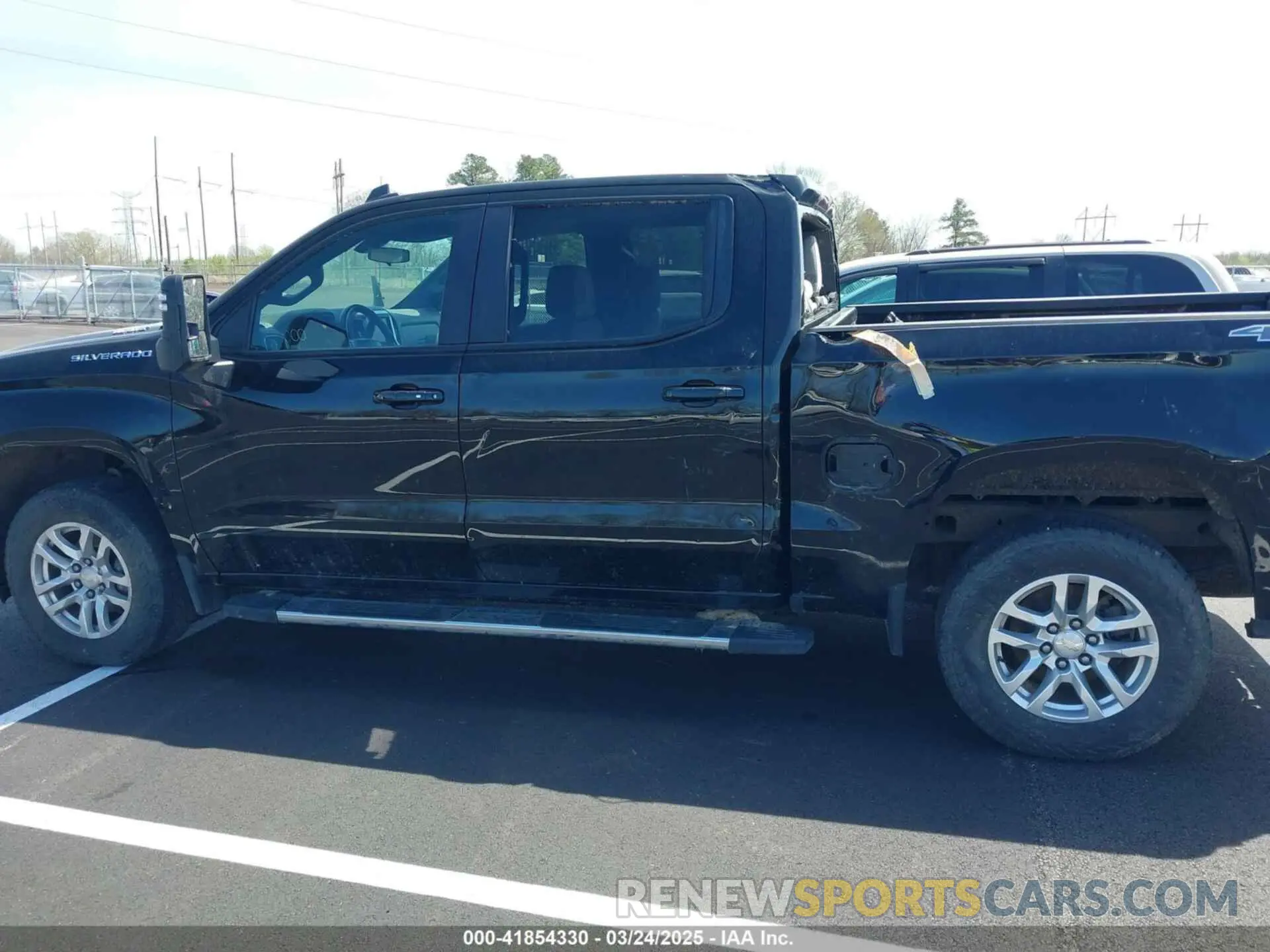 13 Photograph of a damaged car 3GCUYDET1MG100713 CHEVROLET SILVERADO 1500 2021