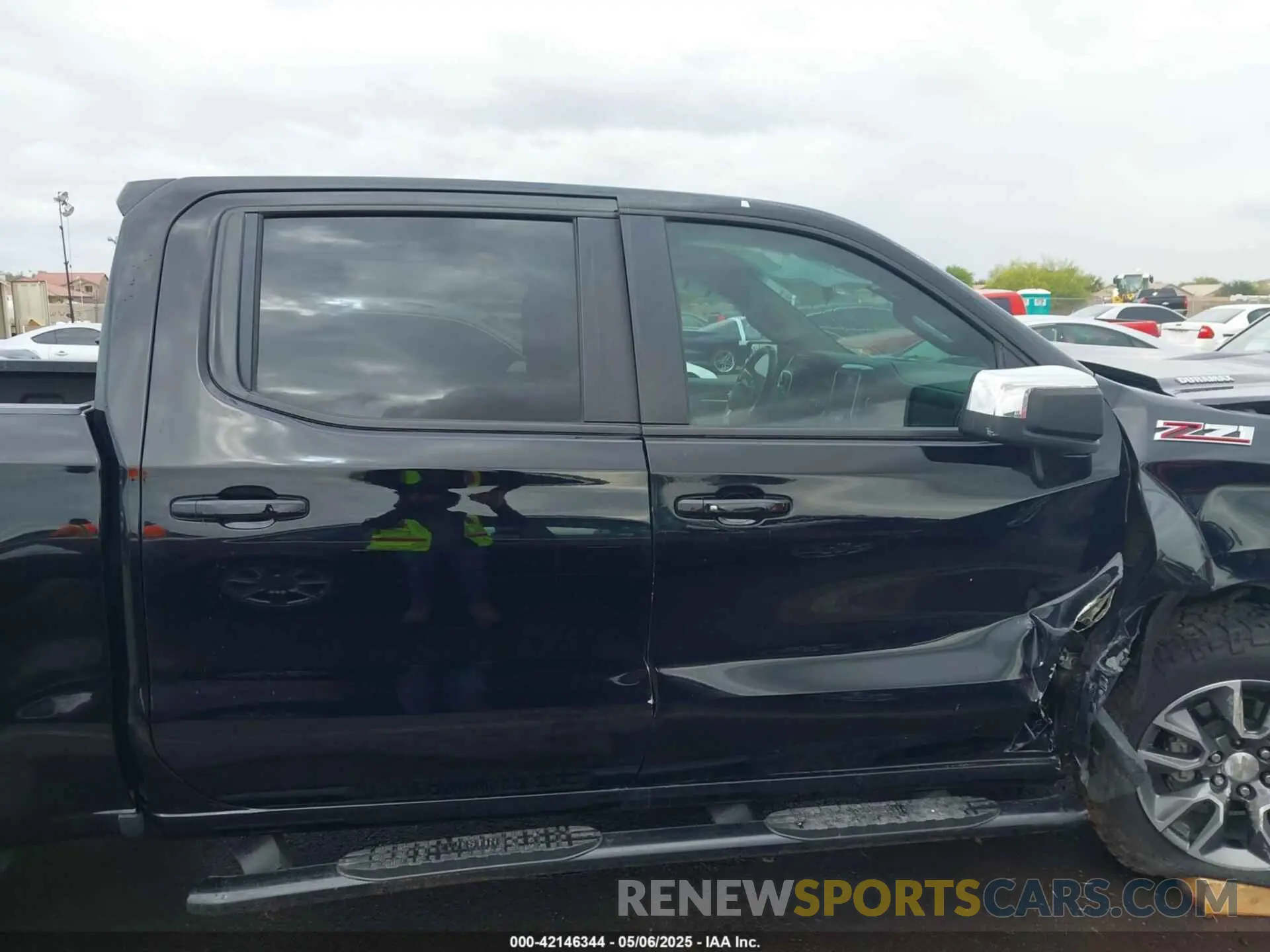 13 Photograph of a damaged car 3GCUYDET1MG141861 CHEVROLET SILVERADO 1500 2021