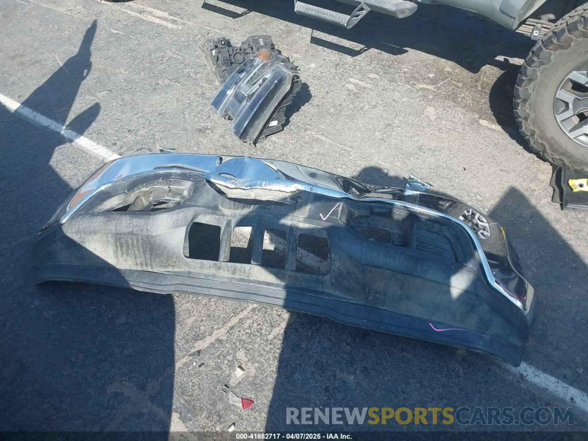 12 Photograph of a damaged car 3GCUYDET6MG348181 CHEVROLET SILVERADO 1500 2021