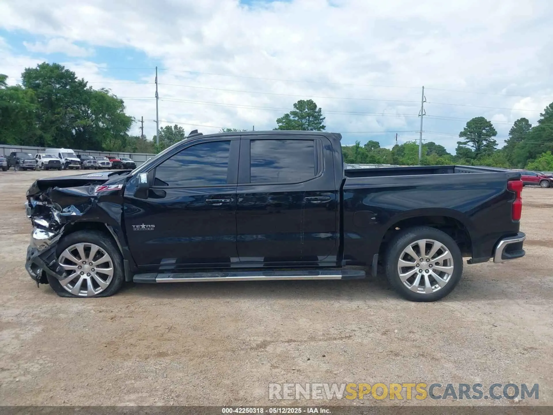 13 Photograph of a damaged car 3GCUYDET8MG180463 CHEVROLET SILVERADO 1500 2021