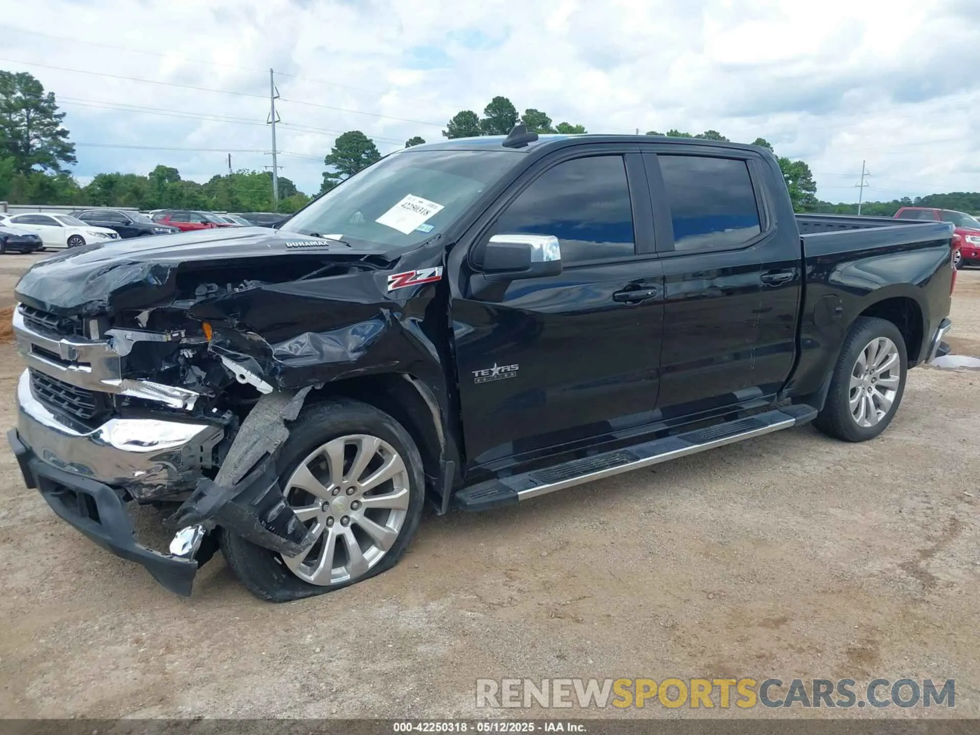 2 Photograph of a damaged car 3GCUYDET8MG180463 CHEVROLET SILVERADO 1500 2021
