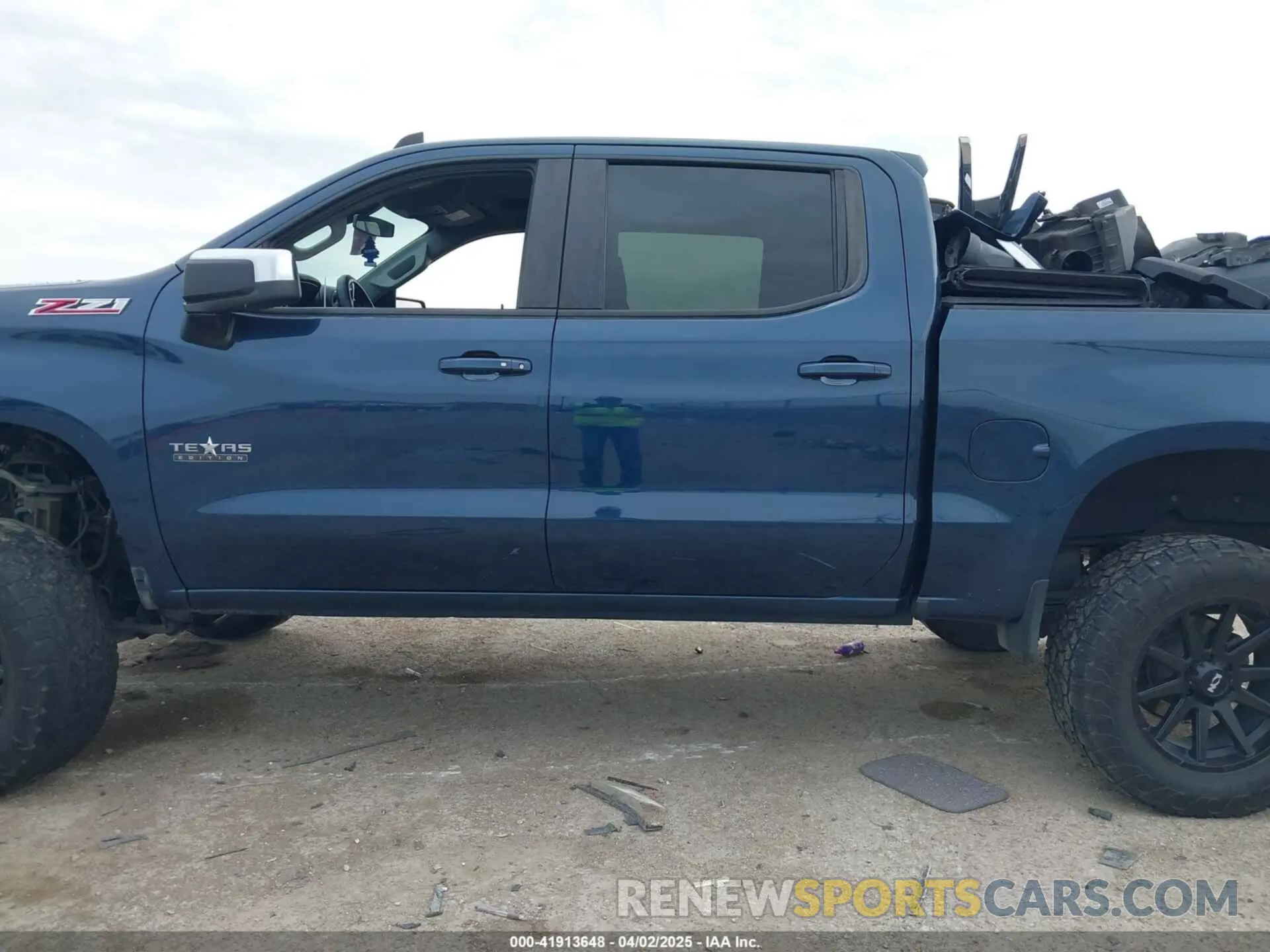14 Photograph of a damaged car 3GCUYDET9MG190077 CHEVROLET SILVERADO 1500 2021