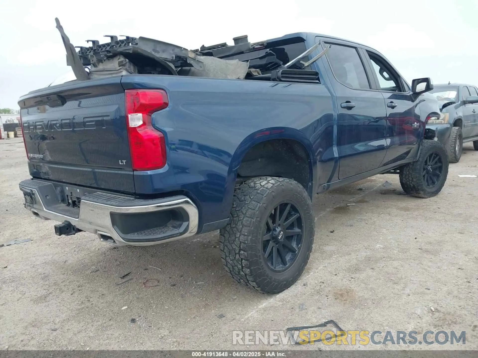 4 Photograph of a damaged car 3GCUYDET9MG190077 CHEVROLET SILVERADO 1500 2021