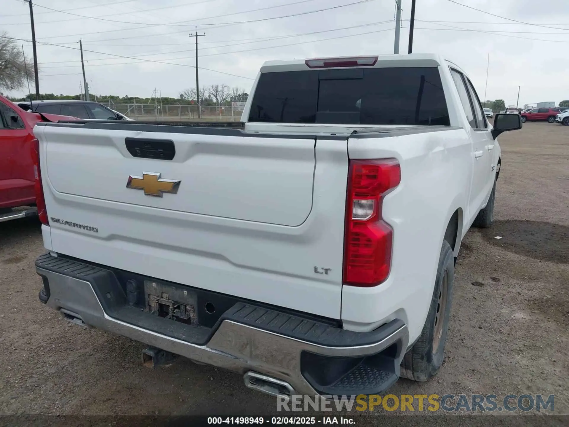 4 Photograph of a damaged car 3GCUYDET9MG284461 CHEVROLET SILVERADO 1500 2021