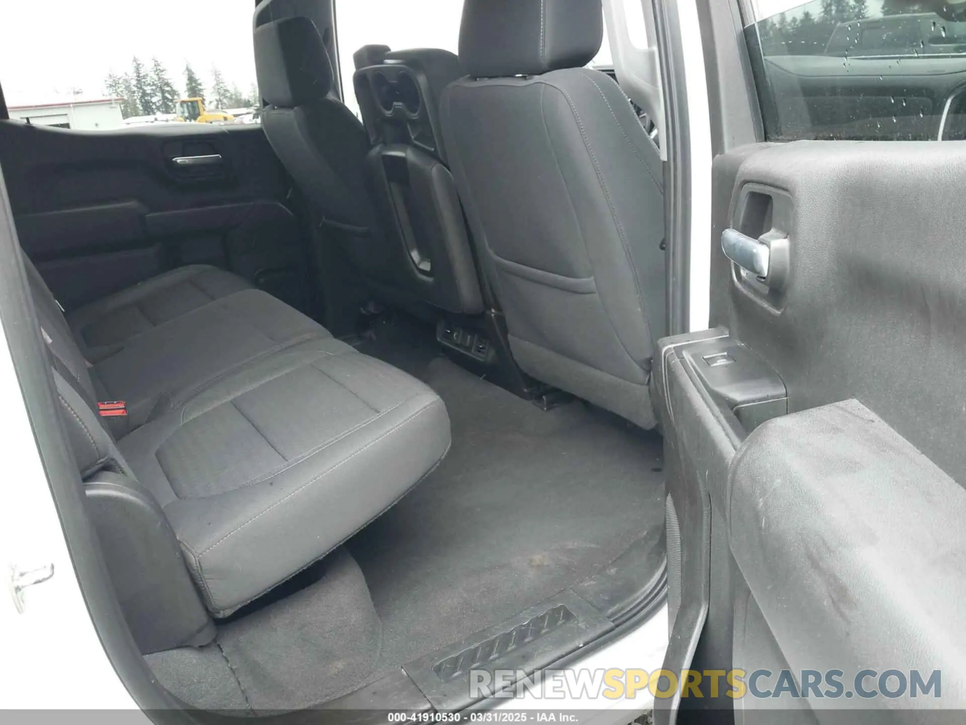 8 Photograph of a damaged car 3GCUYDETXMG307908 CHEVROLET SILVERADO 1500 2021