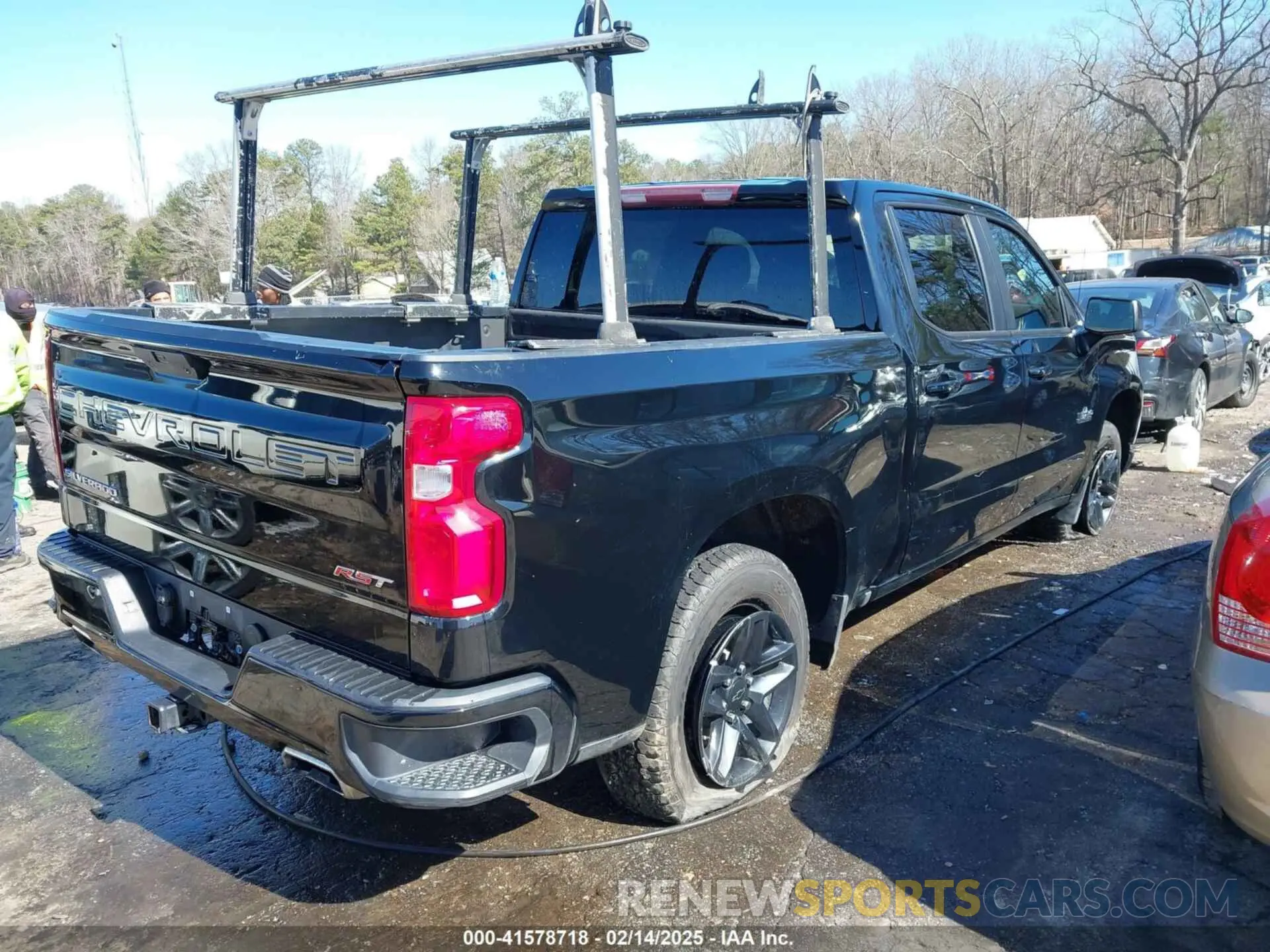 4 Photograph of a damaged car 3GCUYEED0MG336607 CHEVROLET SILVERADO 1500 2021