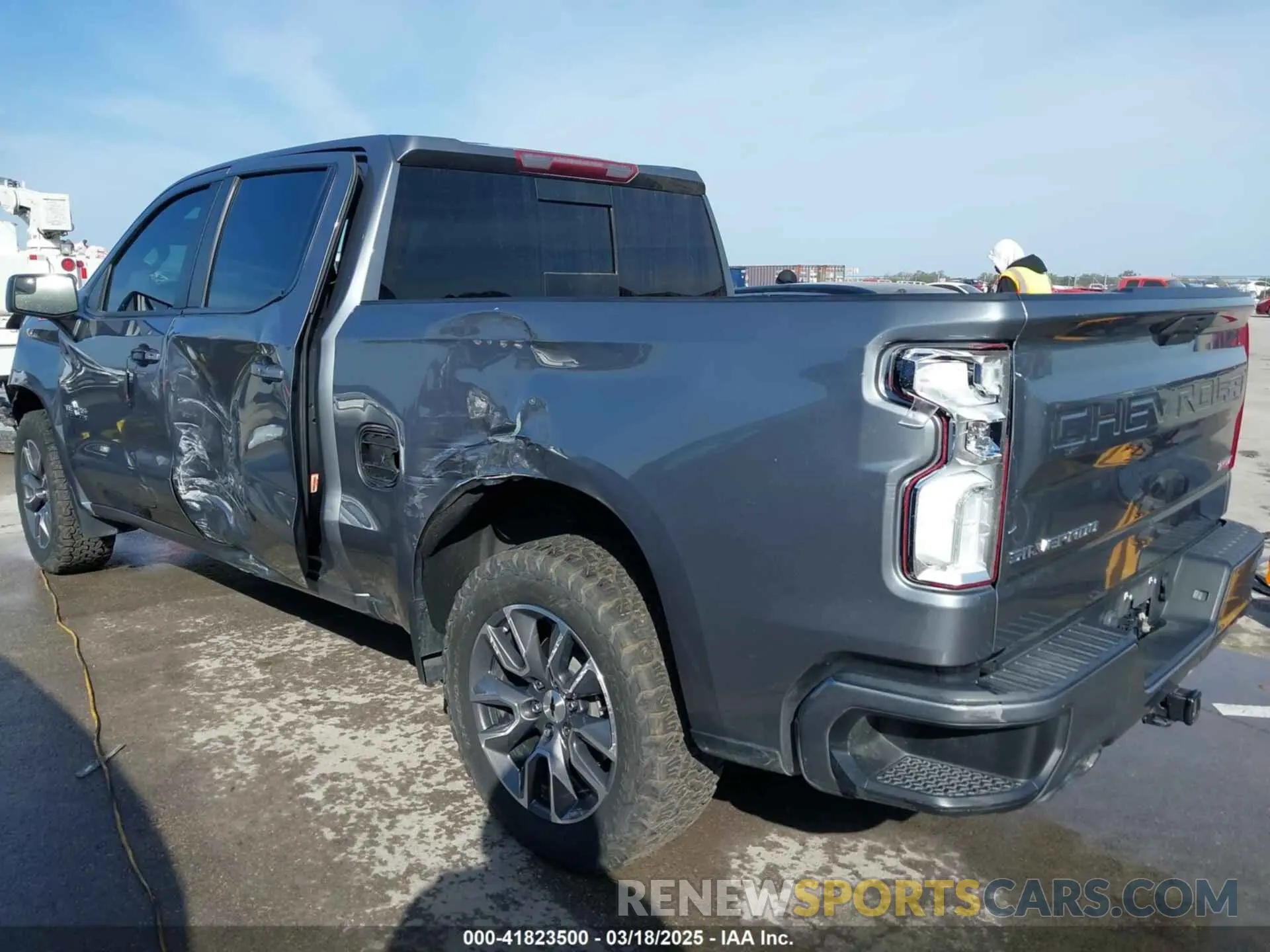 19 Photograph of a damaged car 3GCUYEED1MG310291 CHEVROLET SILVERADO 1500 2021