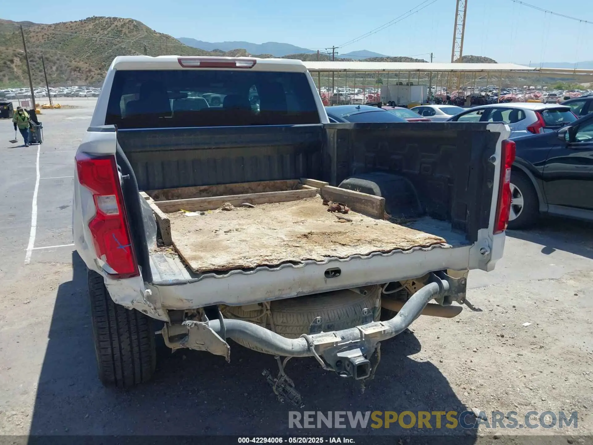 18 Photograph of a damaged car 3GCUYEED2MG182658 CHEVROLET SILVERADO 1500 2021