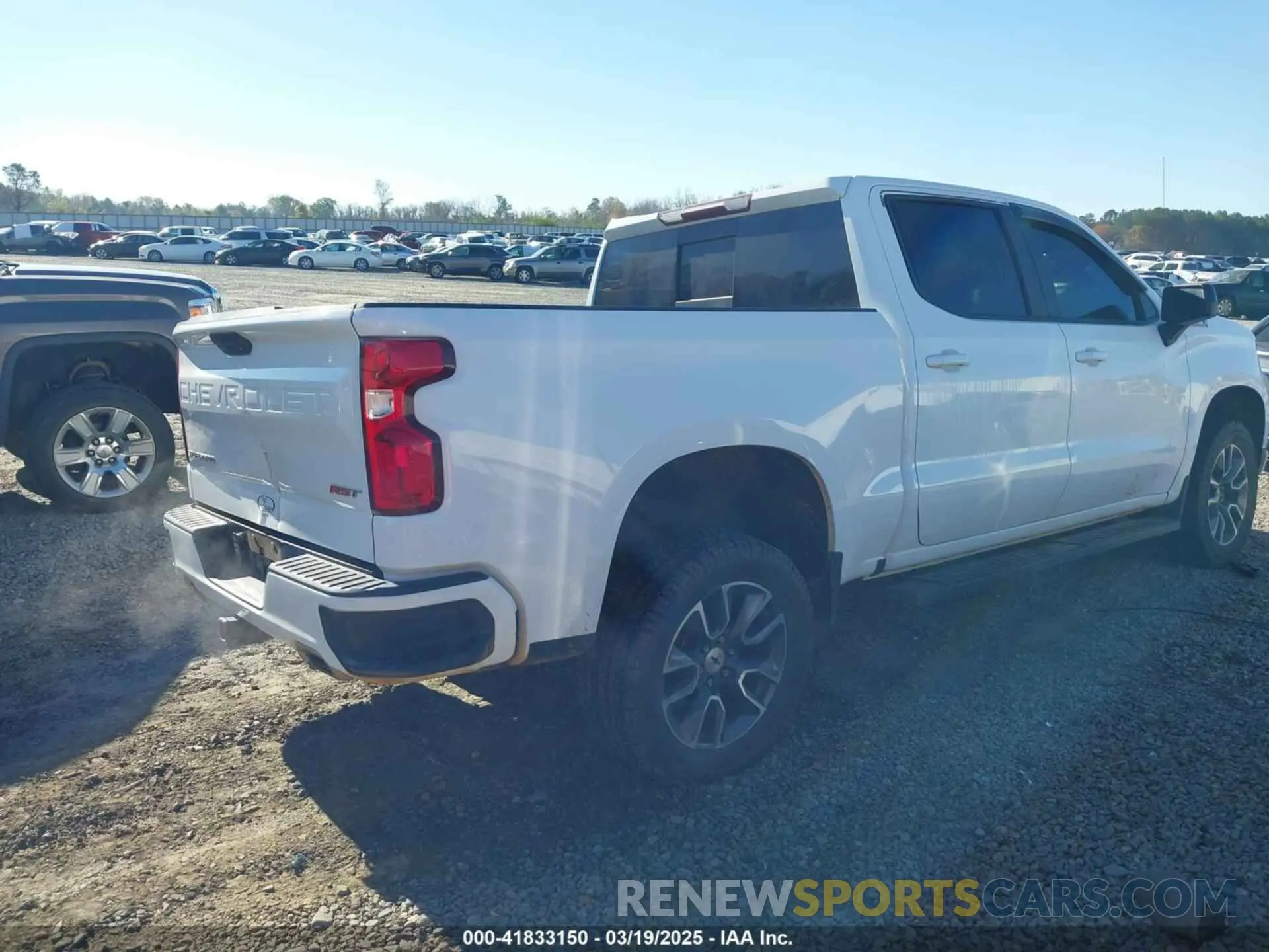 4 Photograph of a damaged car 3GCUYEED2MG249808 CHEVROLET SILVERADO 1500 2021