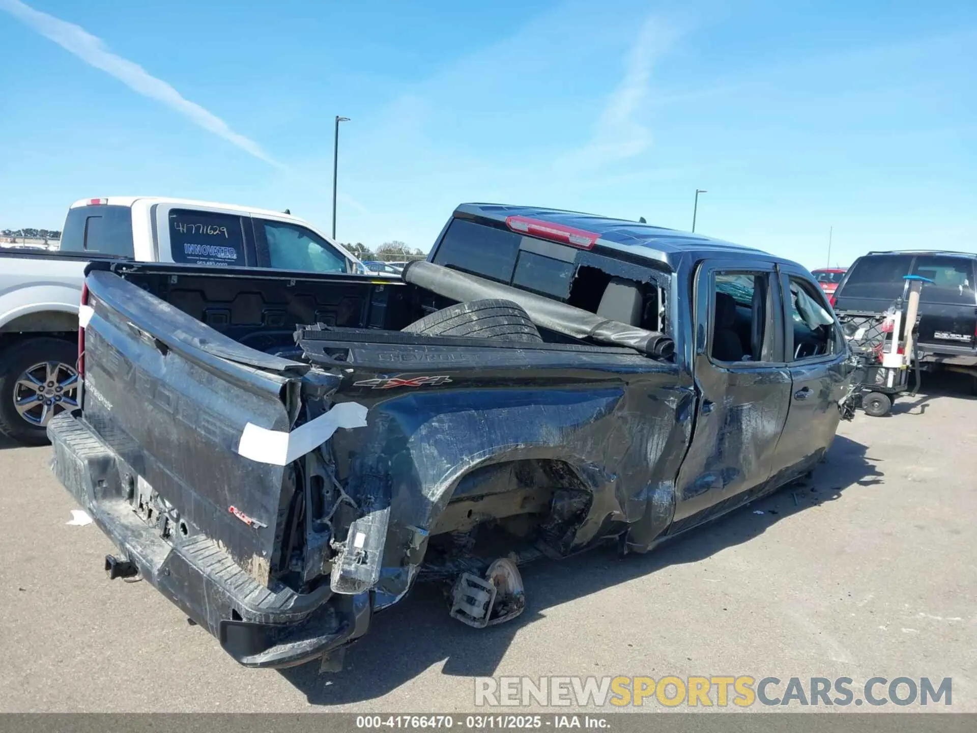 4 Photograph of a damaged car 3GCUYEED3MG159258 CHEVROLET SILVERADO 1500 2021