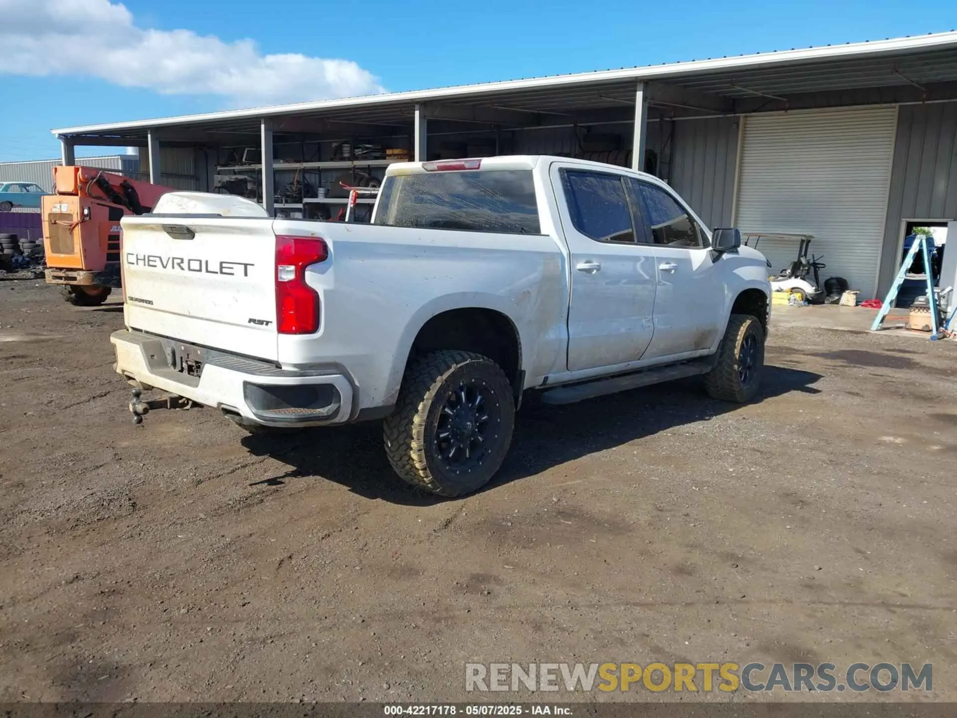 4 Photograph of a damaged car 3GCUYEED4MG268442 CHEVROLET SILVERADO 1500 2021