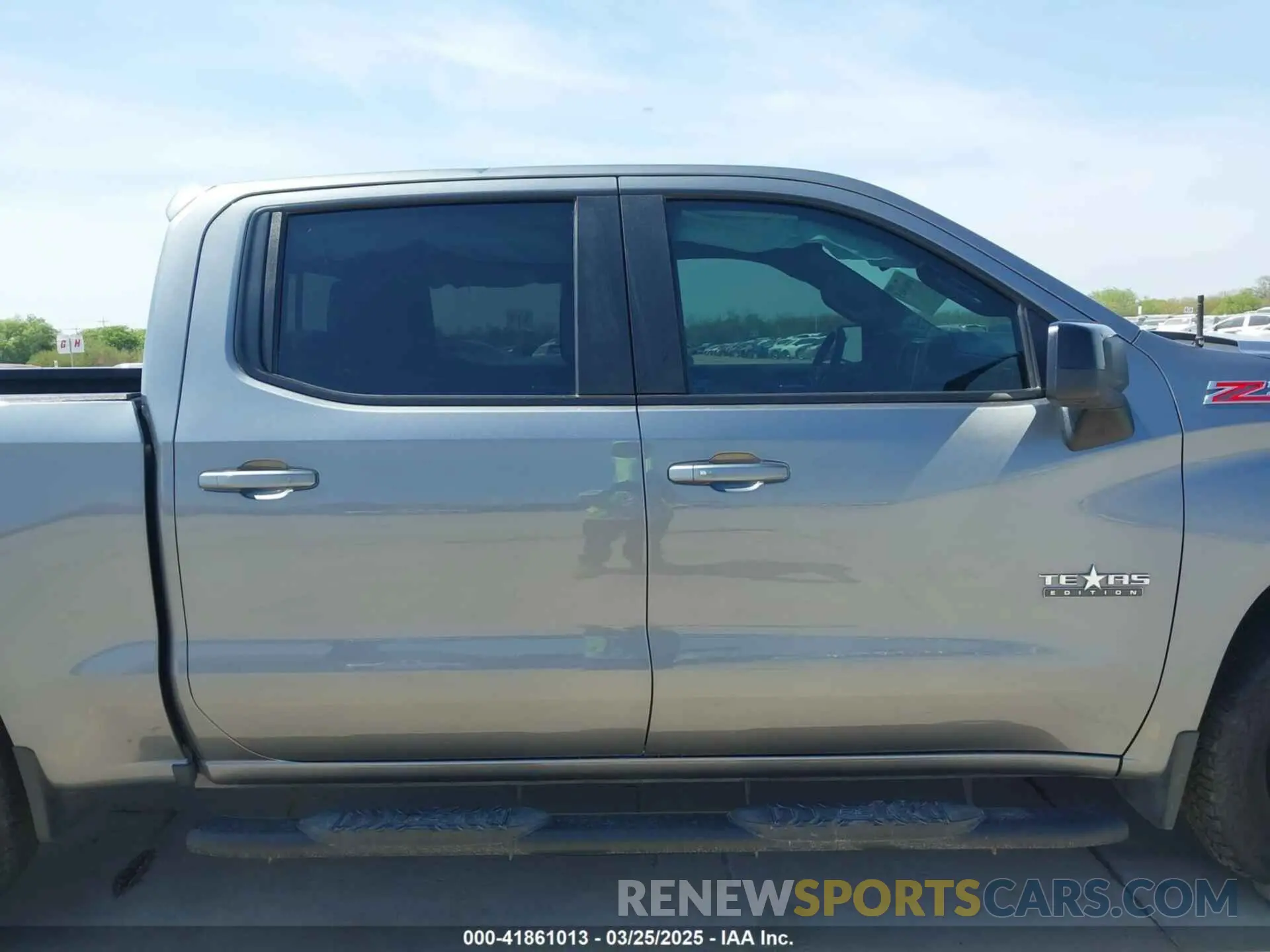12 Photograph of a damaged car 3GCUYEED4MG350199 CHEVROLET SILVERADO 1500 2021
