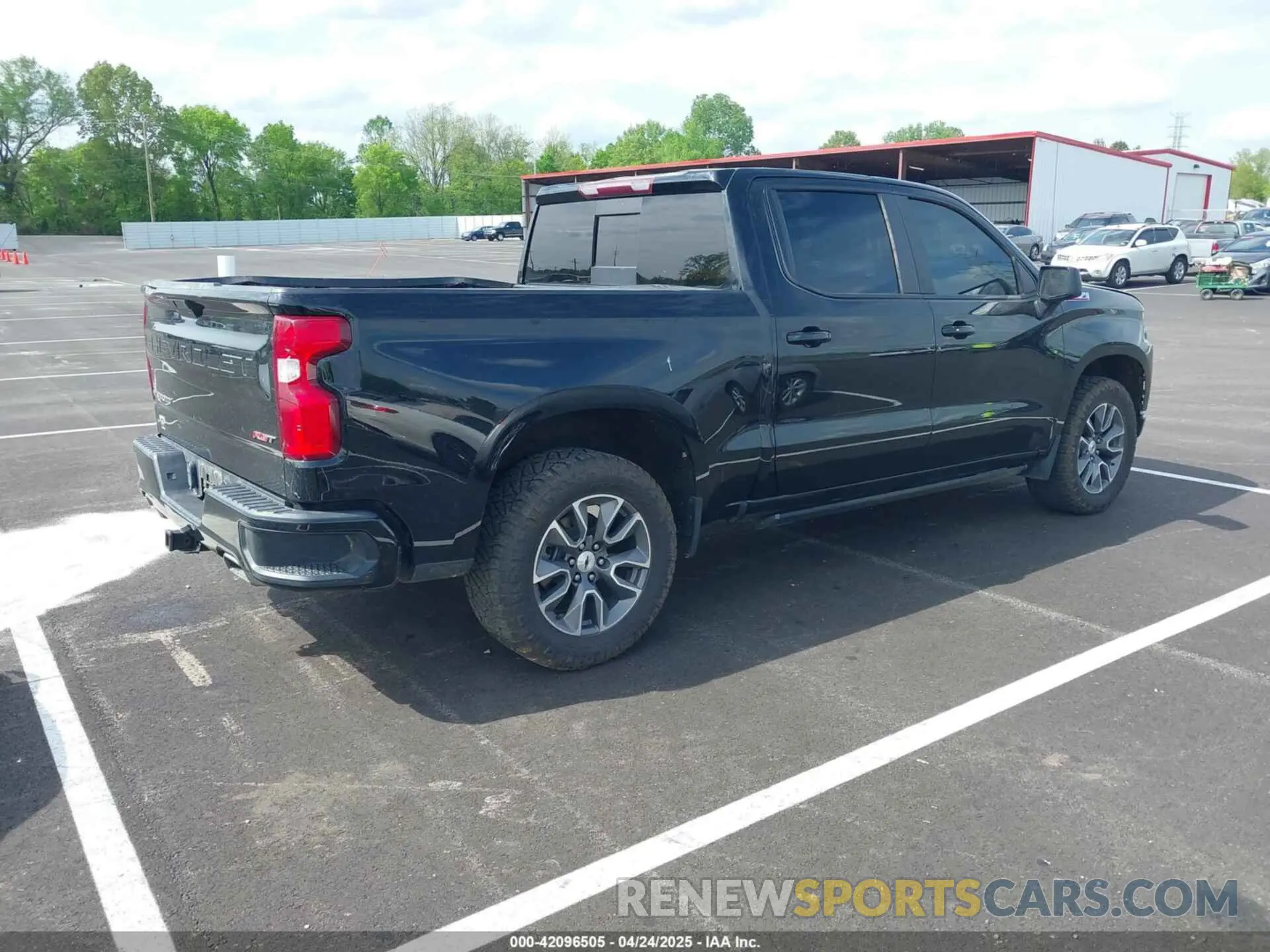 4 Photograph of a damaged car 3GCUYEED8MG156629 CHEVROLET SILVERADO 1500 2021