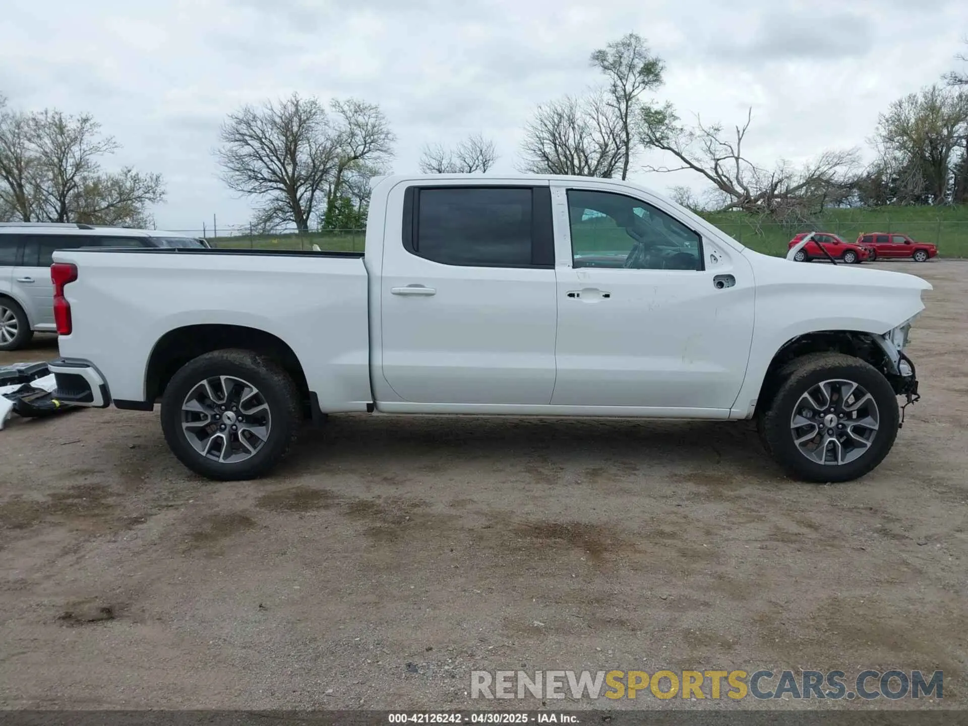 14 Photograph of a damaged car 3GCUYEEDXMG229600 CHEVROLET SILVERADO 1500 2021