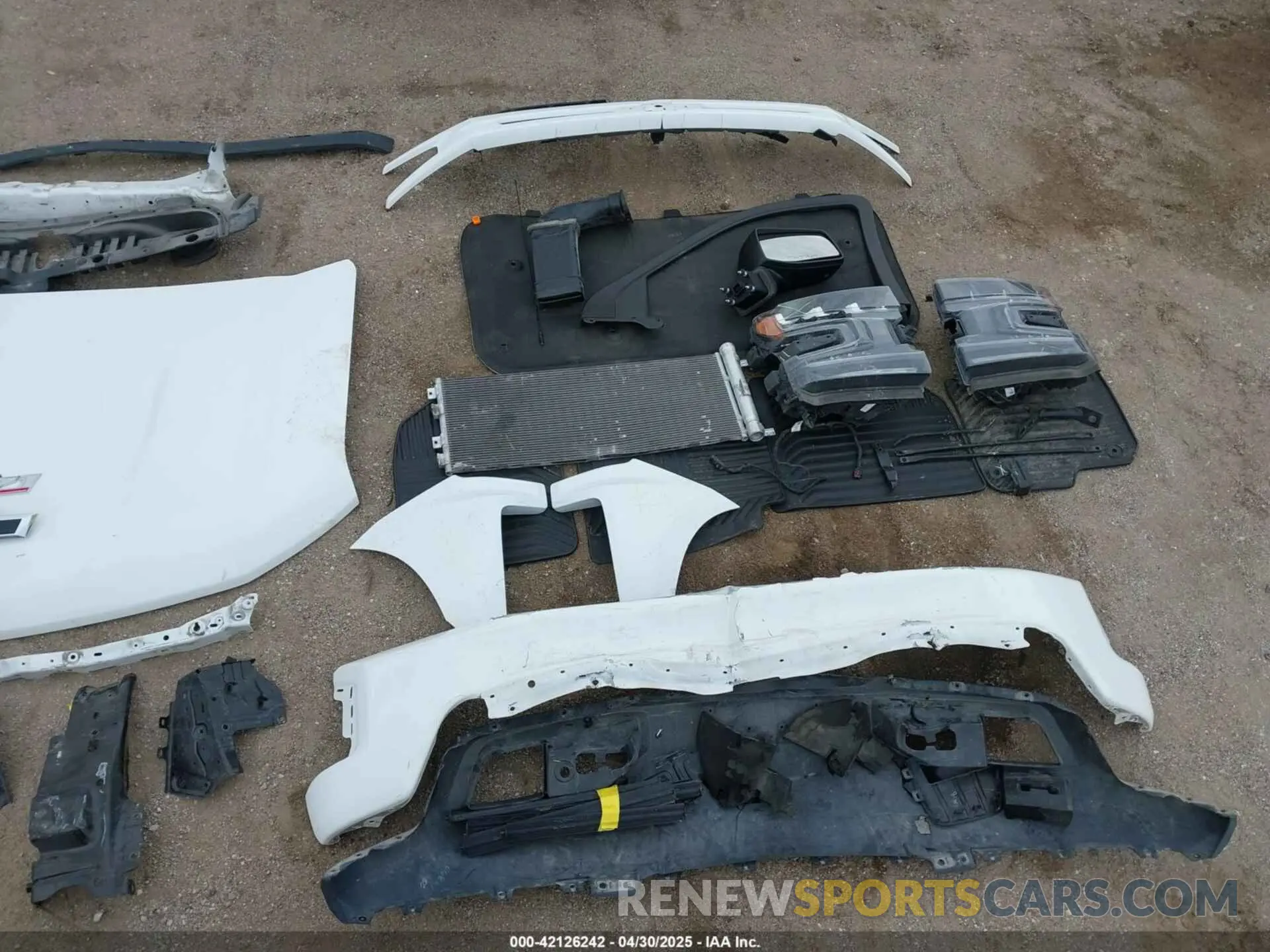 18 Photograph of a damaged car 3GCUYEEDXMG229600 CHEVROLET SILVERADO 1500 2021