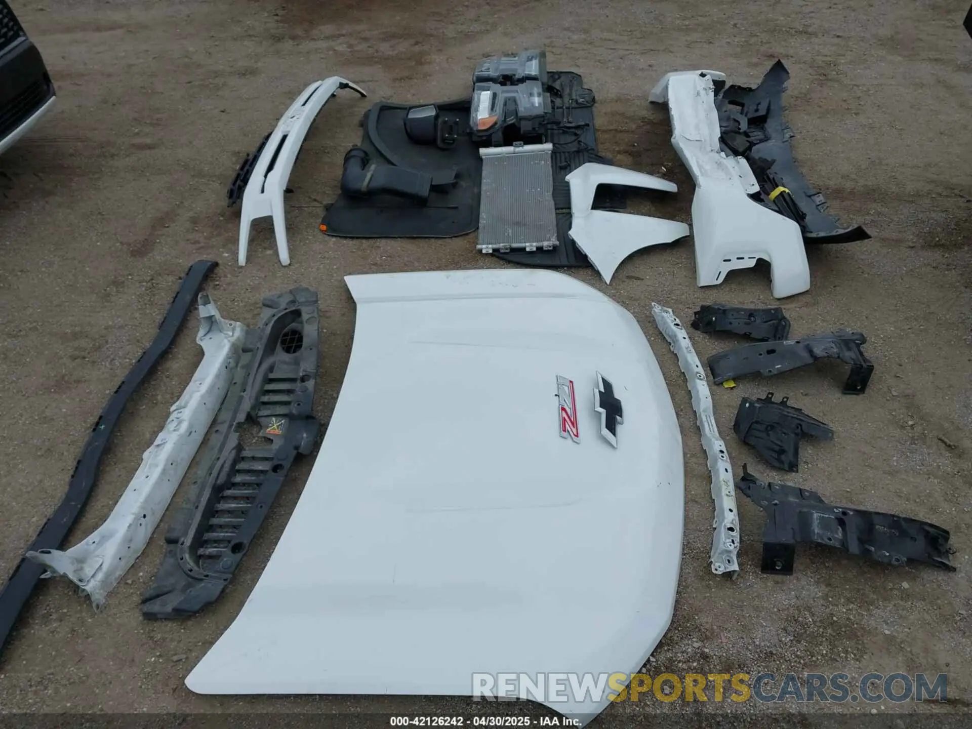 19 Photograph of a damaged car 3GCUYEEDXMG229600 CHEVROLET SILVERADO 1500 2021
