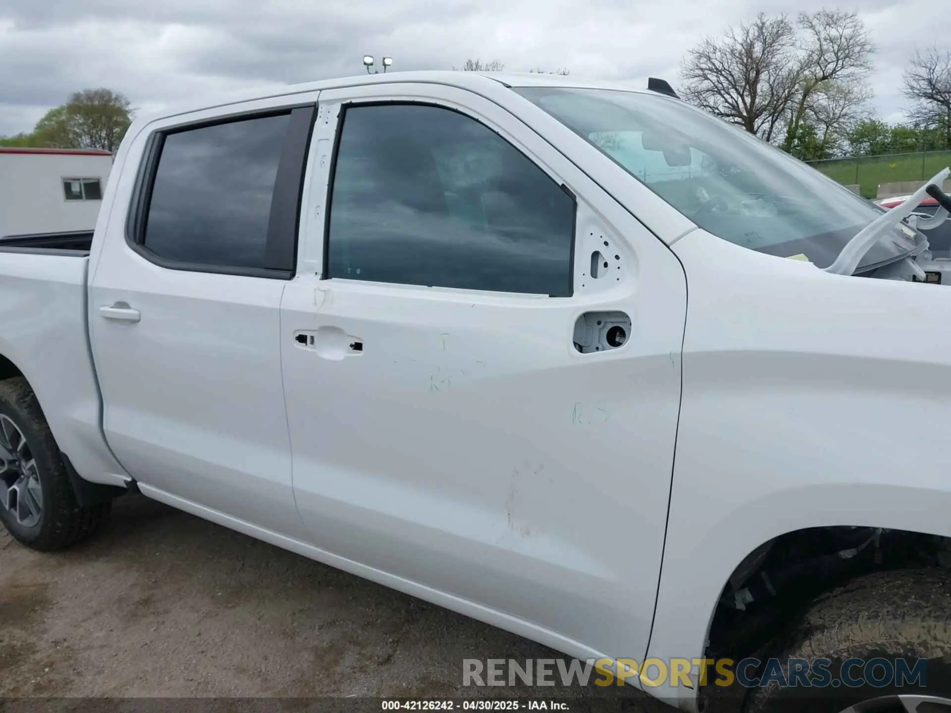 21 Photograph of a damaged car 3GCUYEEDXMG229600 CHEVROLET SILVERADO 1500 2021