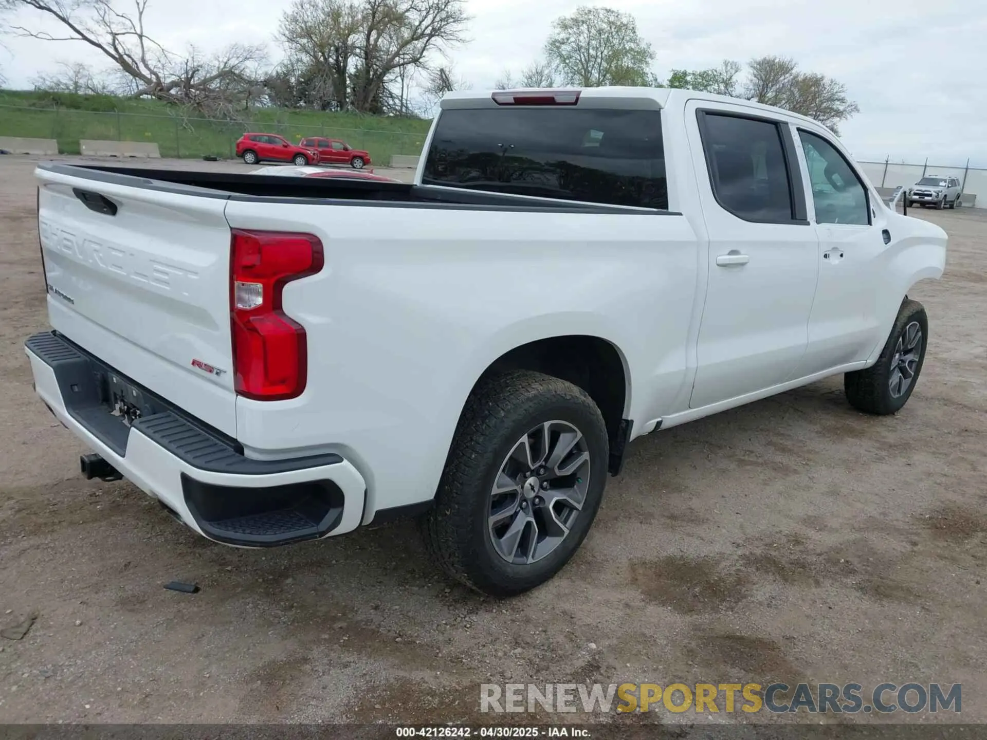 4 Photograph of a damaged car 3GCUYEEDXMG229600 CHEVROLET SILVERADO 1500 2021