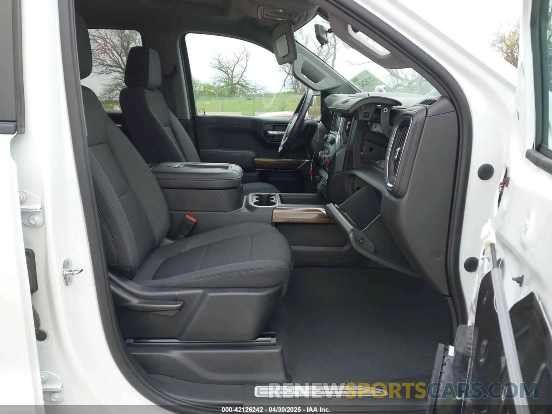 5 Photograph of a damaged car 3GCUYEEDXMG229600 CHEVROLET SILVERADO 1500 2021