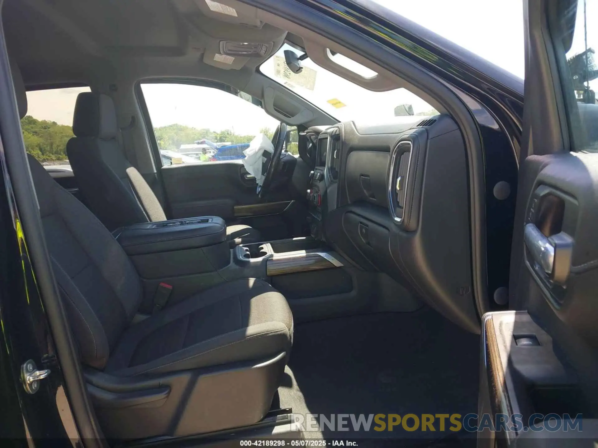 5 Photograph of a damaged car 3GCUYEEDXMG255551 CHEVROLET SILVERADO 1500 2021