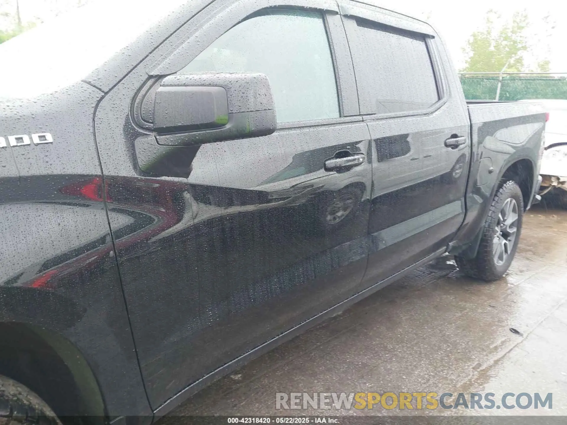 14 Photograph of a damaged car 3GCUYEEL0MG480732 CHEVROLET SILVERADO 1500 2021