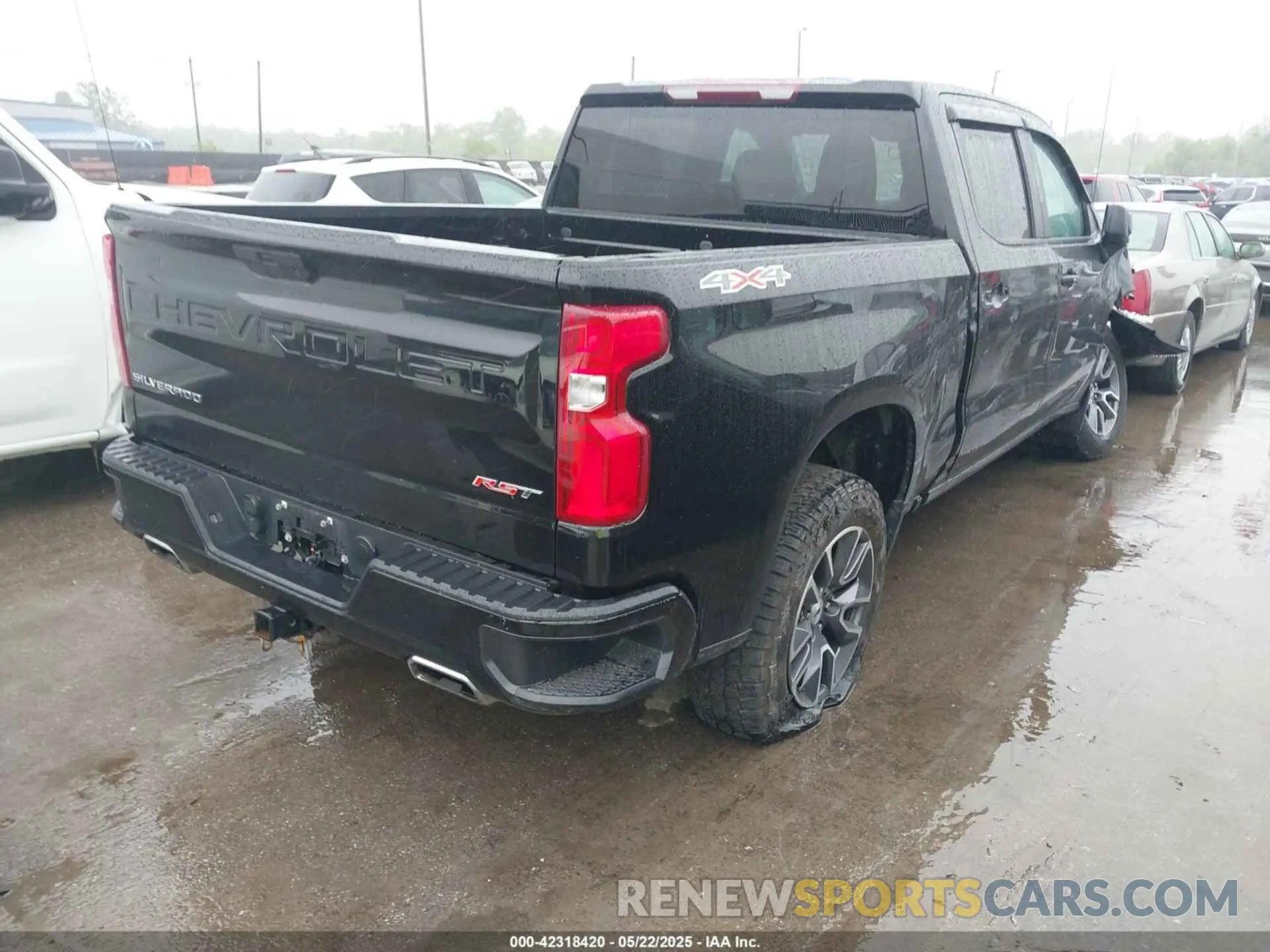 4 Photograph of a damaged car 3GCUYEEL0MG480732 CHEVROLET SILVERADO 1500 2021