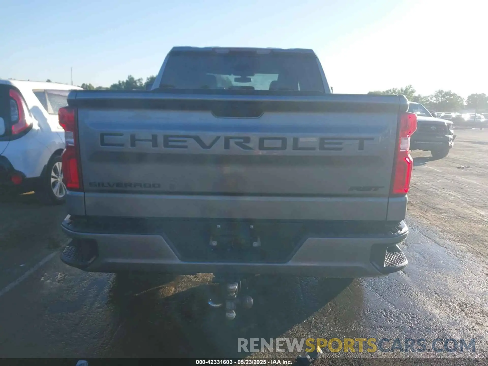 16 Photograph of a damaged car 3GCUYEET3MG115882 CHEVROLET SILVERADO 1500 2021