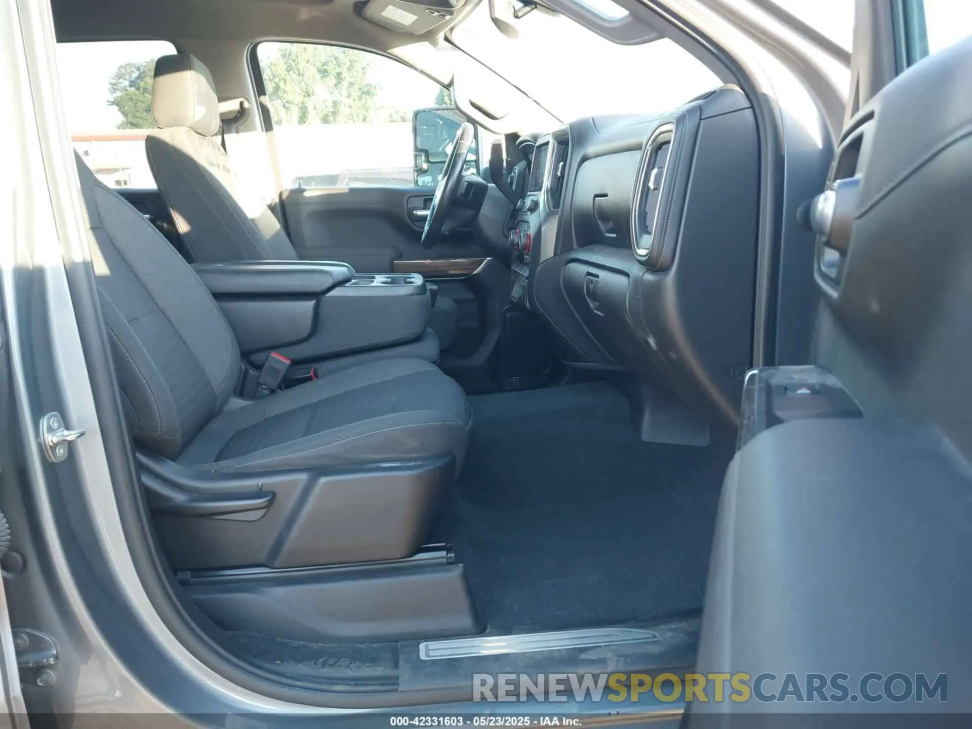 5 Photograph of a damaged car 3GCUYEET3MG115882 CHEVROLET SILVERADO 1500 2021