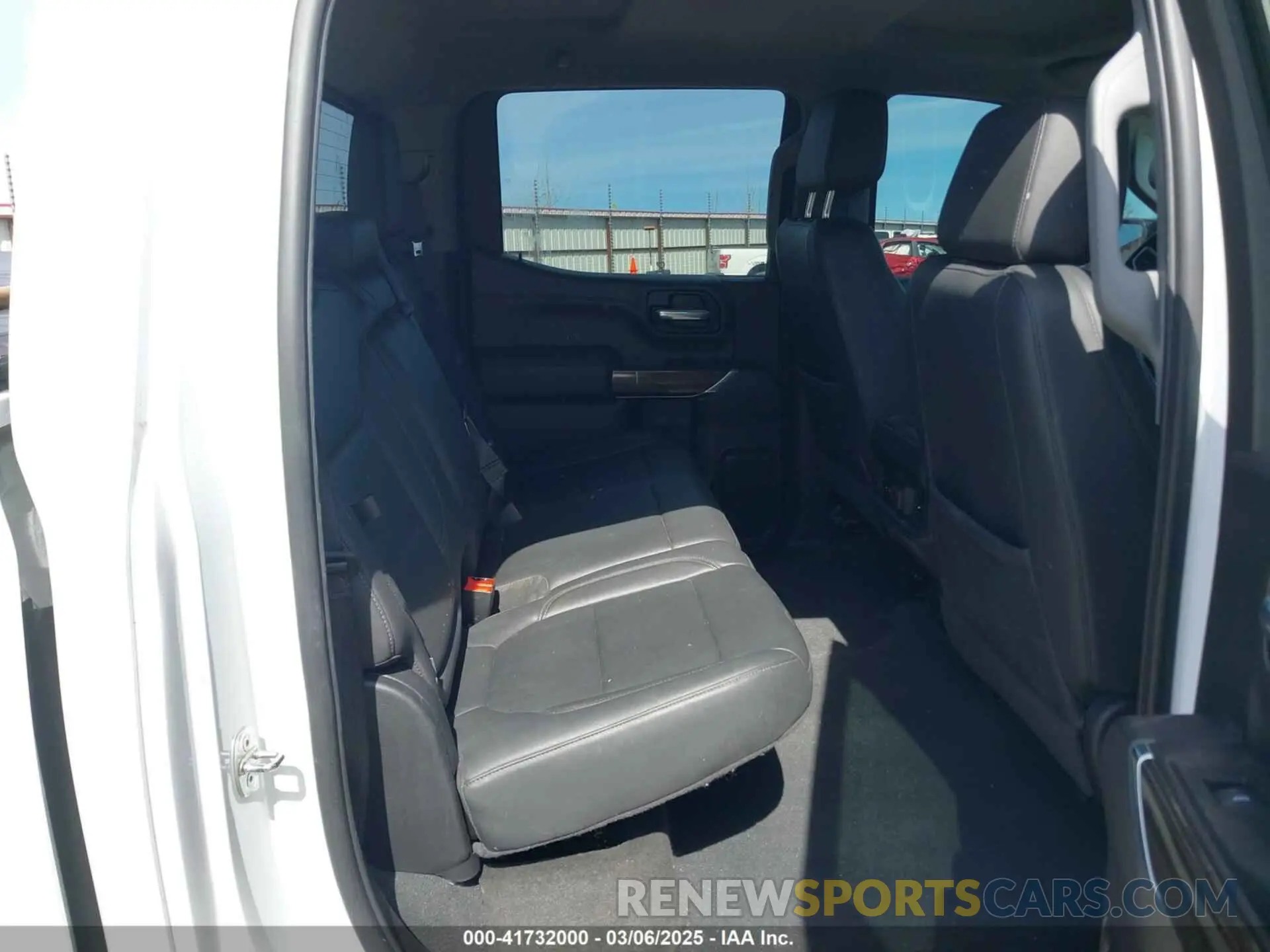 8 Photograph of a damaged car 3GCUYEET4MG243452 CHEVROLET SILVERADO 1500 2021