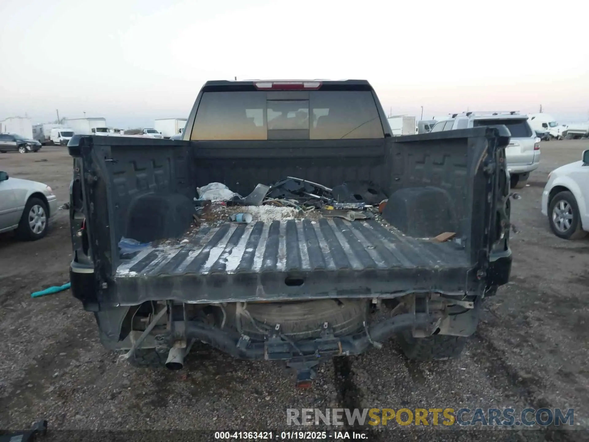 17 Photograph of a damaged car 3GCUYEET7MG193386 CHEVROLET SILVERADO 1500 2021