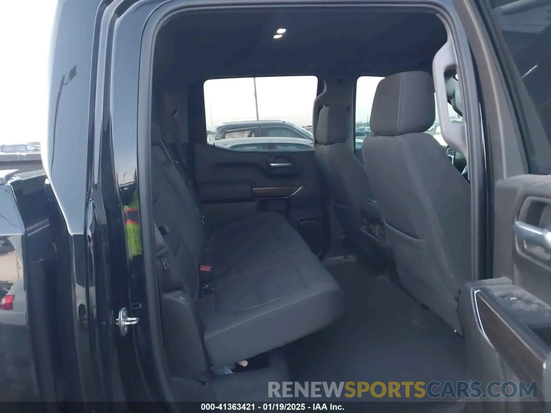 8 Photograph of a damaged car 3GCUYEET7MG193386 CHEVROLET SILVERADO 1500 2021