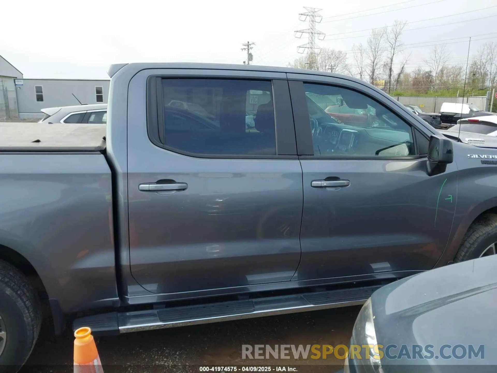 13 Photograph of a damaged car 3GCUYEET9MG373386 CHEVROLET SILVERADO 1500 2021