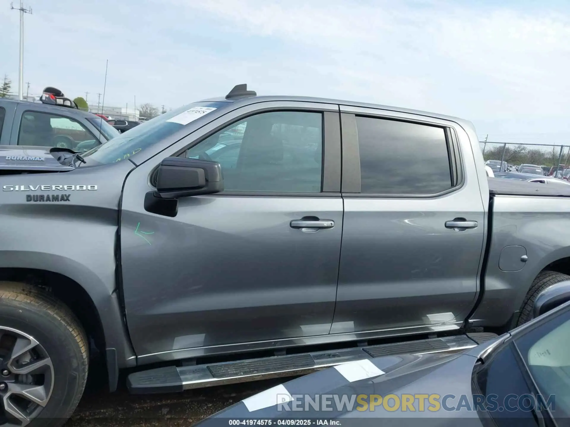 14 Photograph of a damaged car 3GCUYEET9MG373386 CHEVROLET SILVERADO 1500 2021