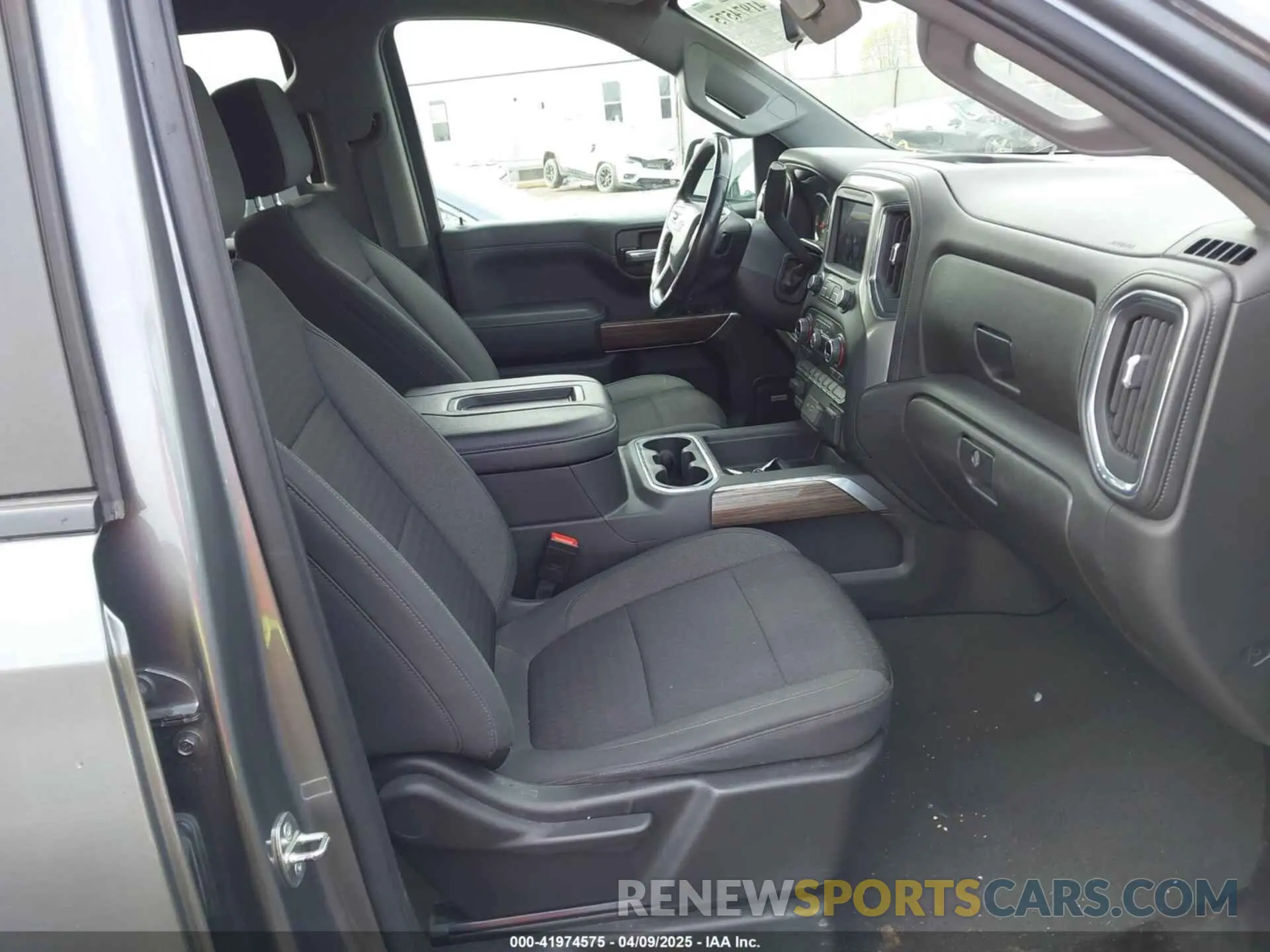 5 Photograph of a damaged car 3GCUYEET9MG373386 CHEVROLET SILVERADO 1500 2021