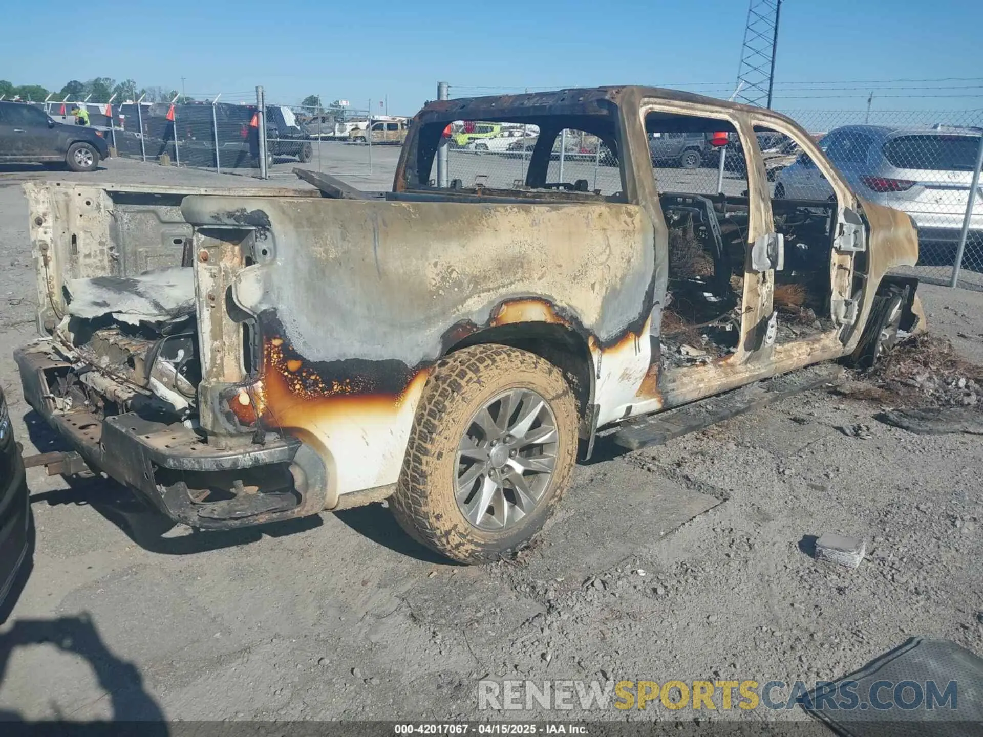4 Photograph of a damaged car 3GCUYGED0MG146947 CHEVROLET SILVERADO 1500 2021