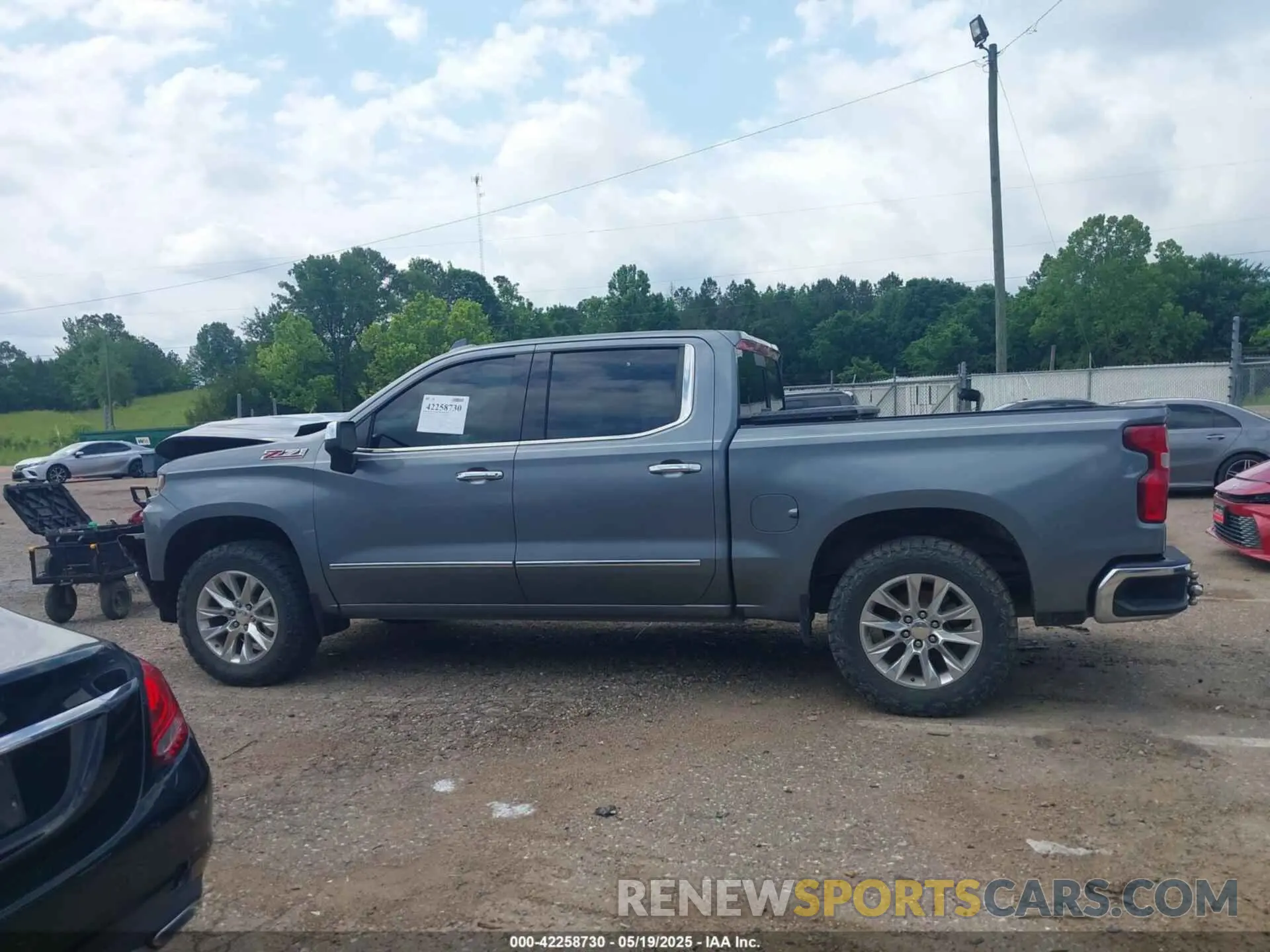 14 Photograph of a damaged car 3GCUYGED2MG120222 CHEVROLET SILVERADO 1500 2021