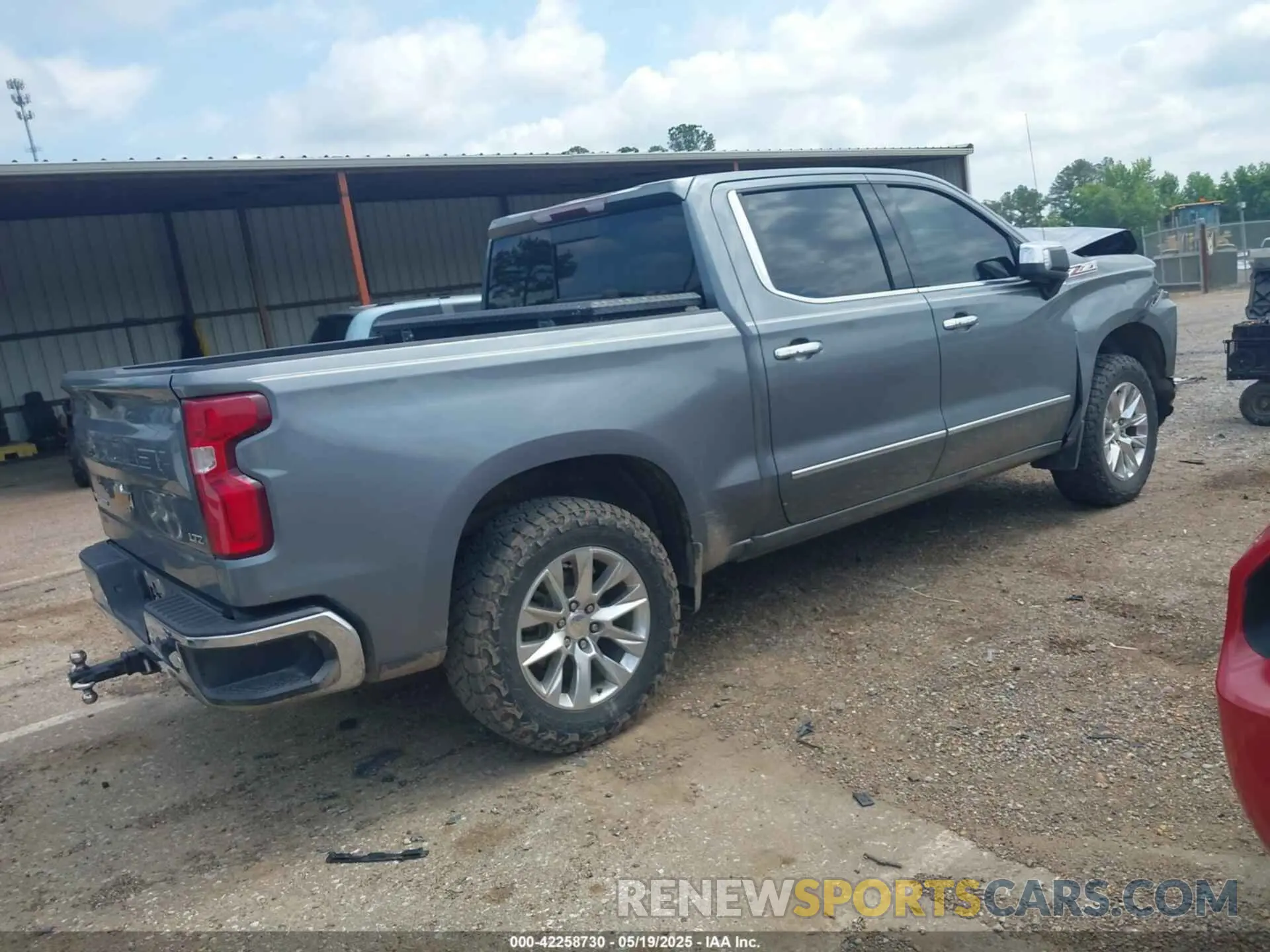 4 Photograph of a damaged car 3GCUYGED2MG120222 CHEVROLET SILVERADO 1500 2021