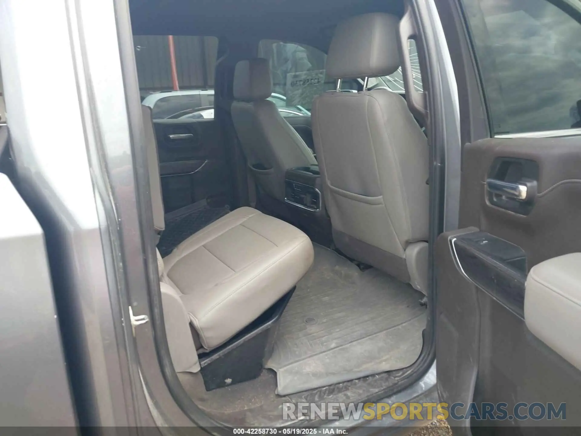 8 Photograph of a damaged car 3GCUYGED2MG120222 CHEVROLET SILVERADO 1500 2021
