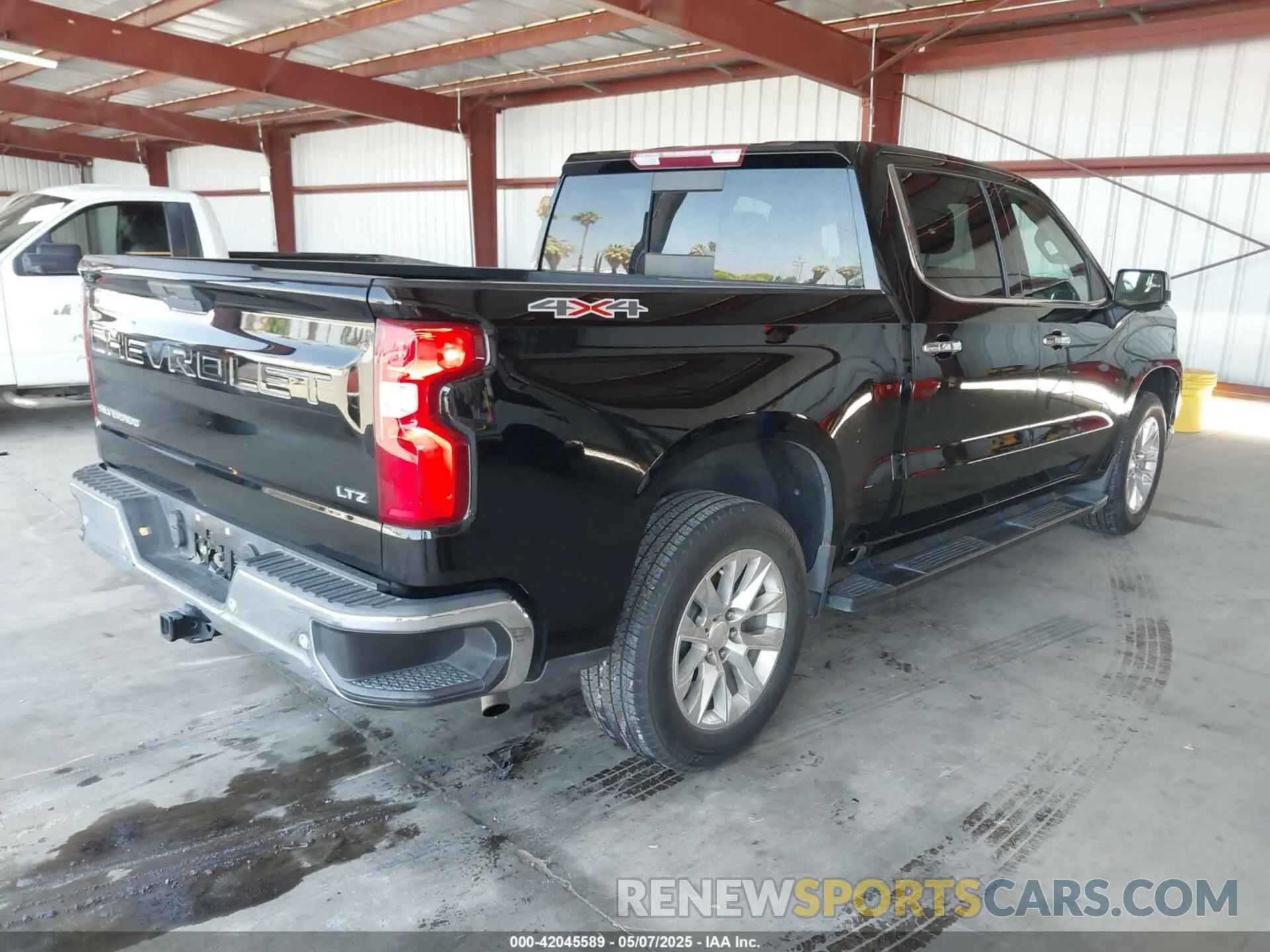 4 Photograph of a damaged car 3GCUYGED4MG352899 CHEVROLET SILVERADO 1500 2021