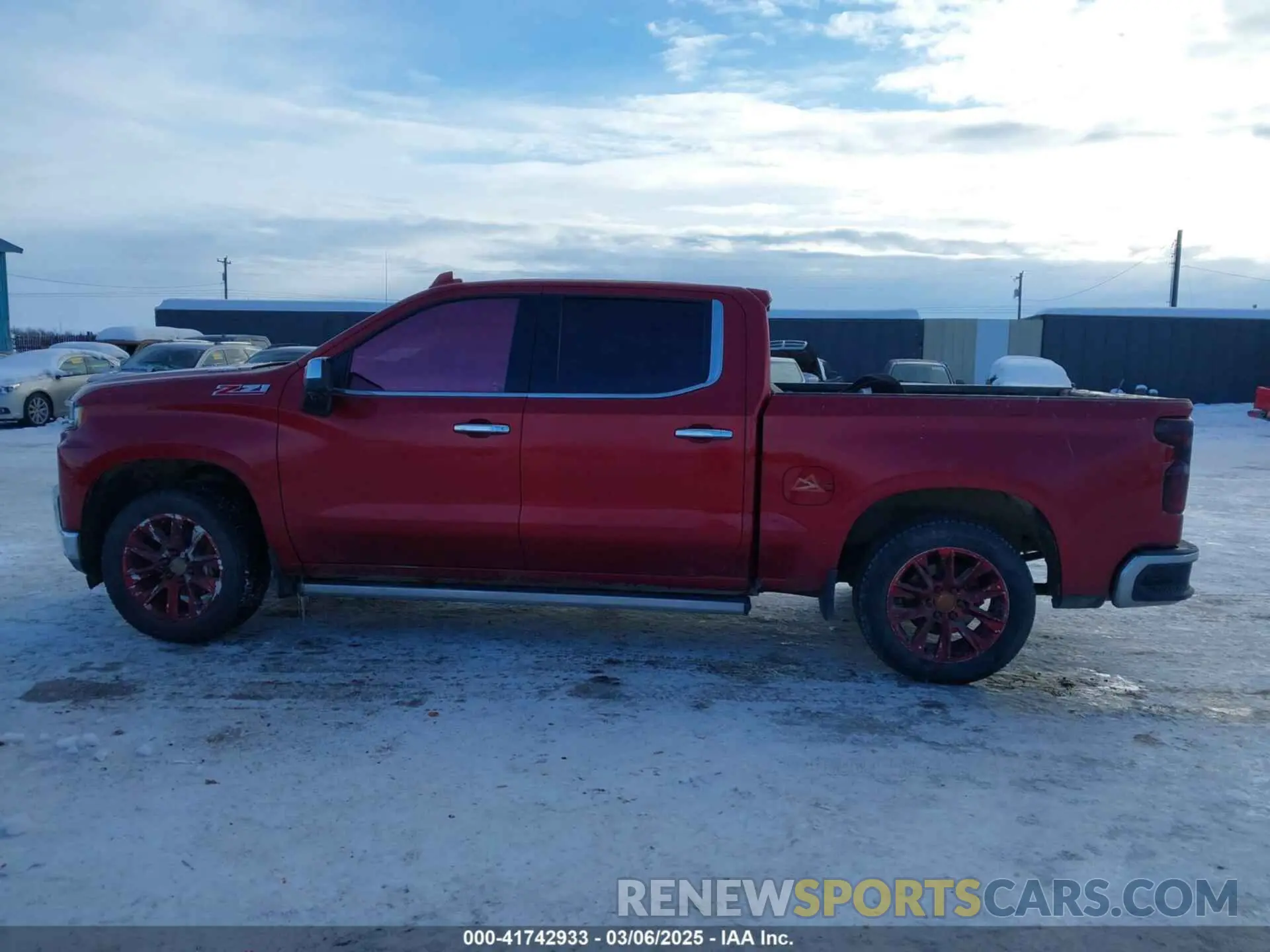 13 Photograph of a damaged car 3GCUYGET2MG323747 CHEVROLET SILVERADO 1500 2021