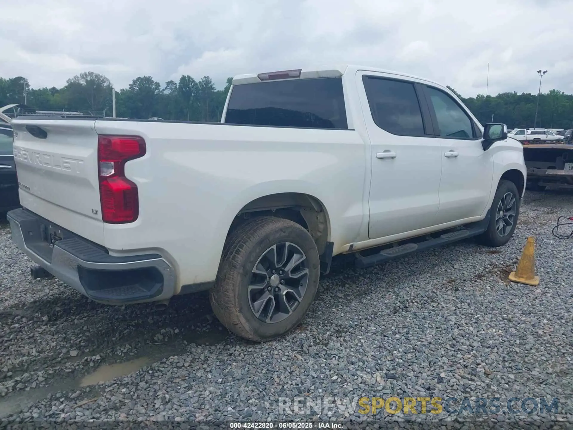 4 Photograph of a damaged car 1GCPACED0NZ515978 CHEVROLET SILVERADO 1500 2022